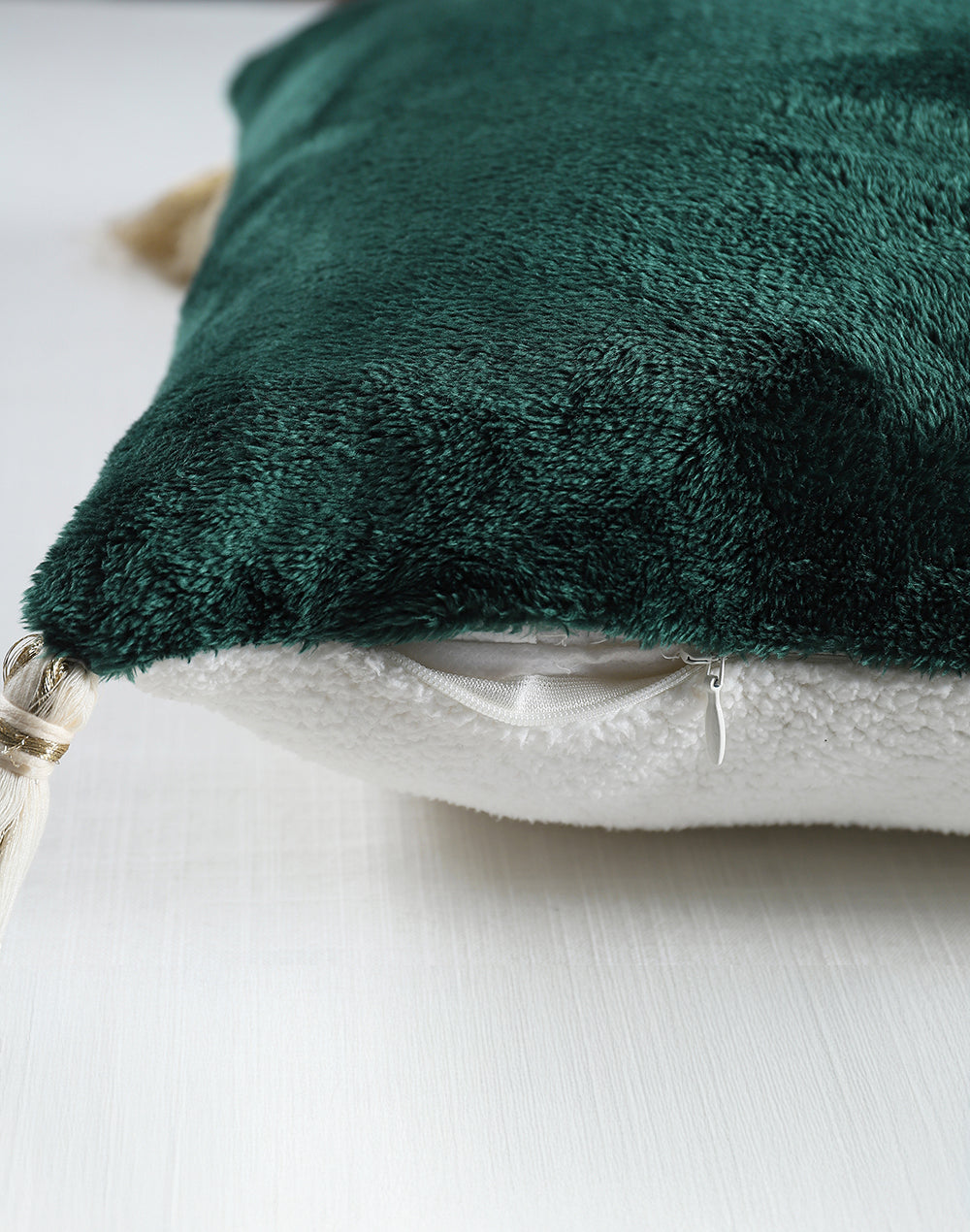 CUSHION COVER Embroidery SNOW WHITE