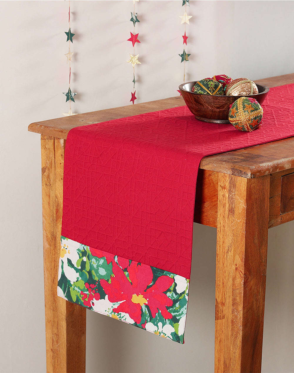 Metalease Bloom Table Runner