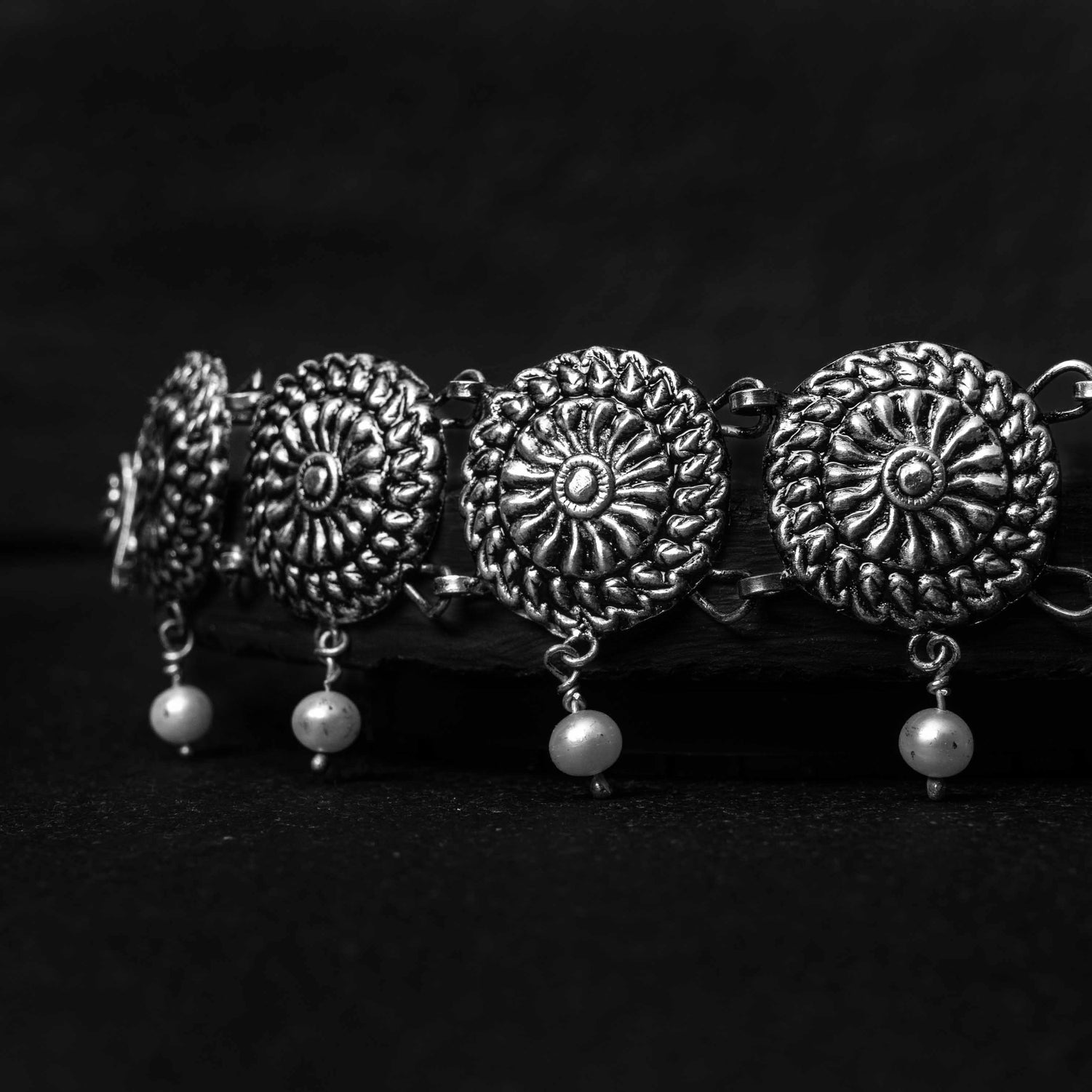 Chakra Pearl Silver Guluband