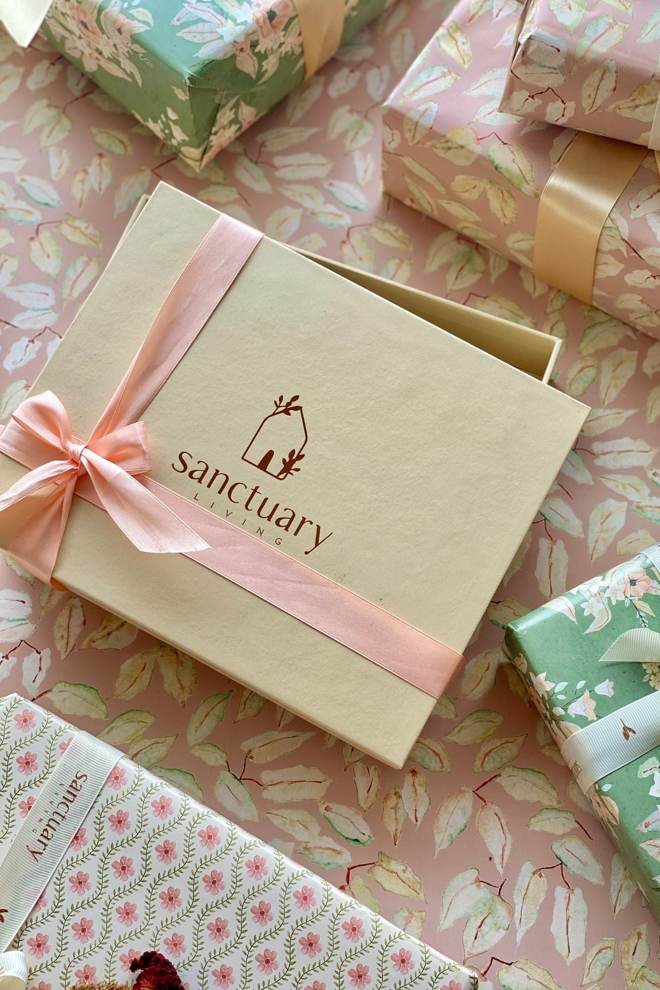 Cascade Blush Gift Set-Linen Napkins & Napkin Rings
