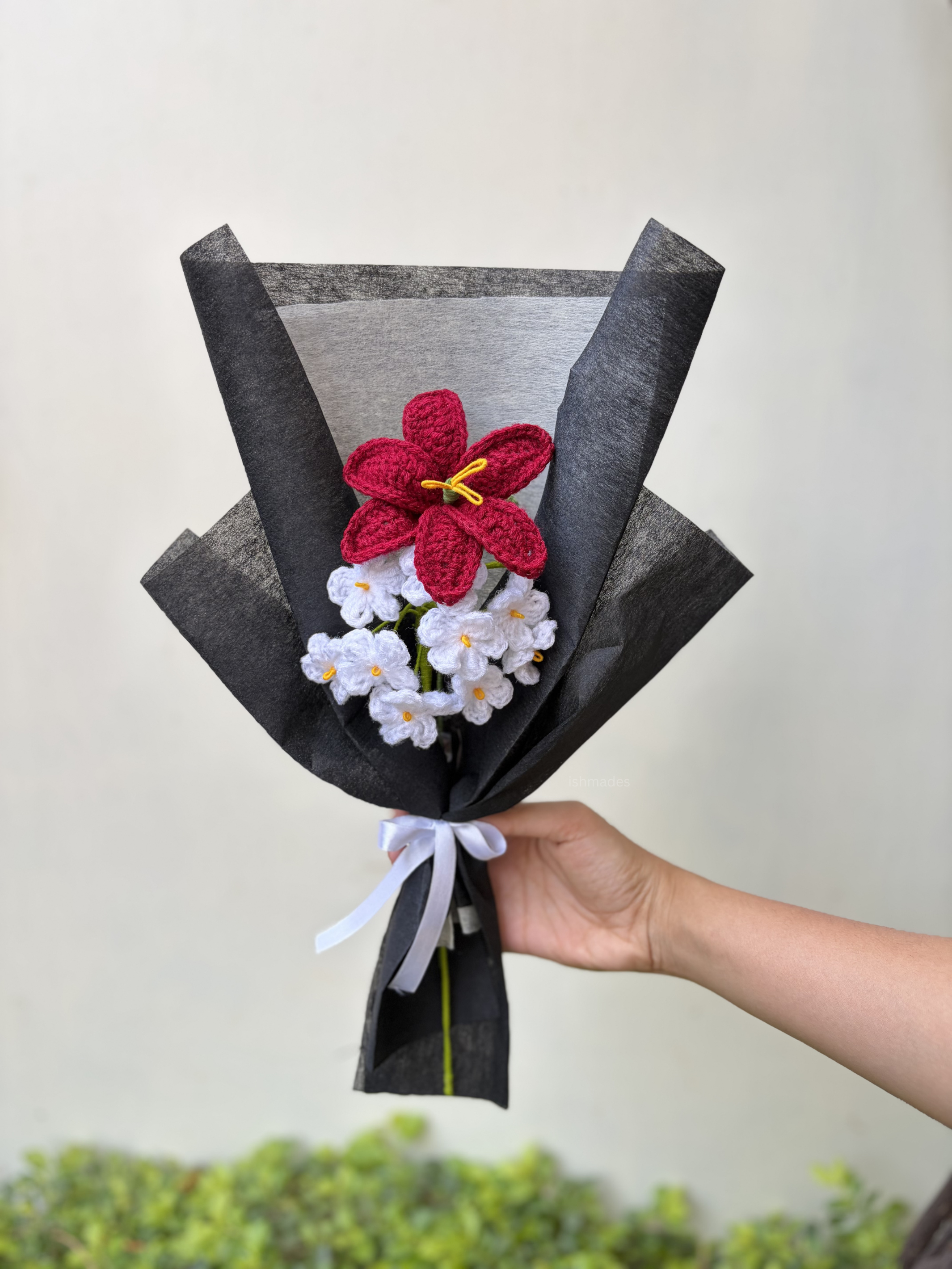 Scarlet Promise Bouquet - Product Image 