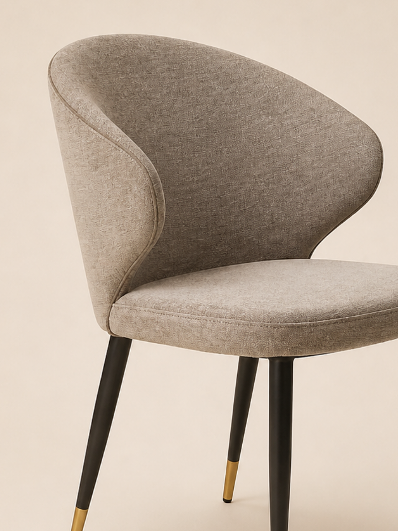 Rikuto Dinig Chair