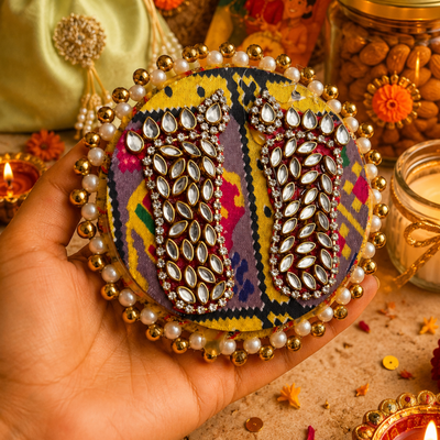 Rangoli Multicolor Jute Gift Basket | Mata Laxmi Charan, Shubh Labh & Candle - https://artecasa.in/