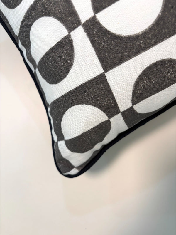 Retro Check Cotton Rectangle Cushion Cover l Black & White