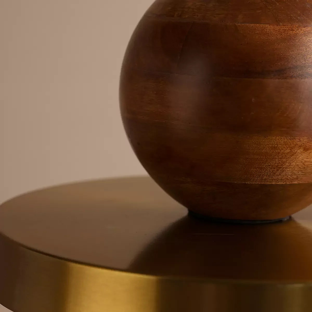 Sphere Table Lamp