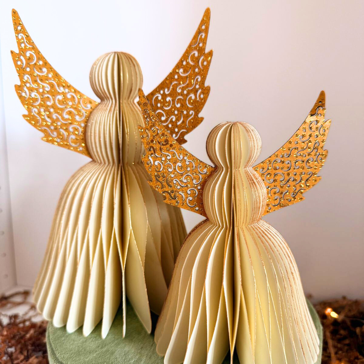 Off-white Angel With Dull Gold Wings And Gold Glitter Edges (Set of 2)