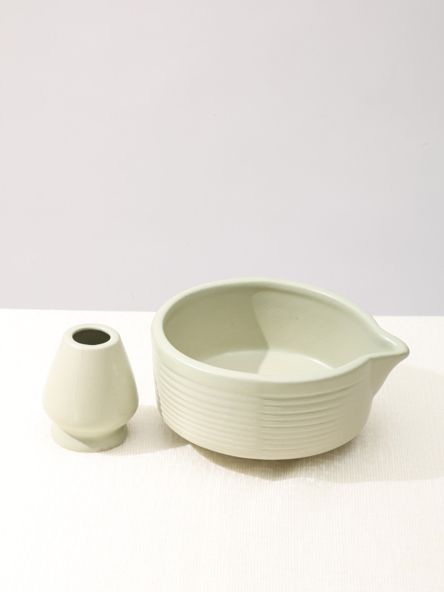 Matcha Tea Mixing Bowl & Whisk Holder Set - Ribbed Design