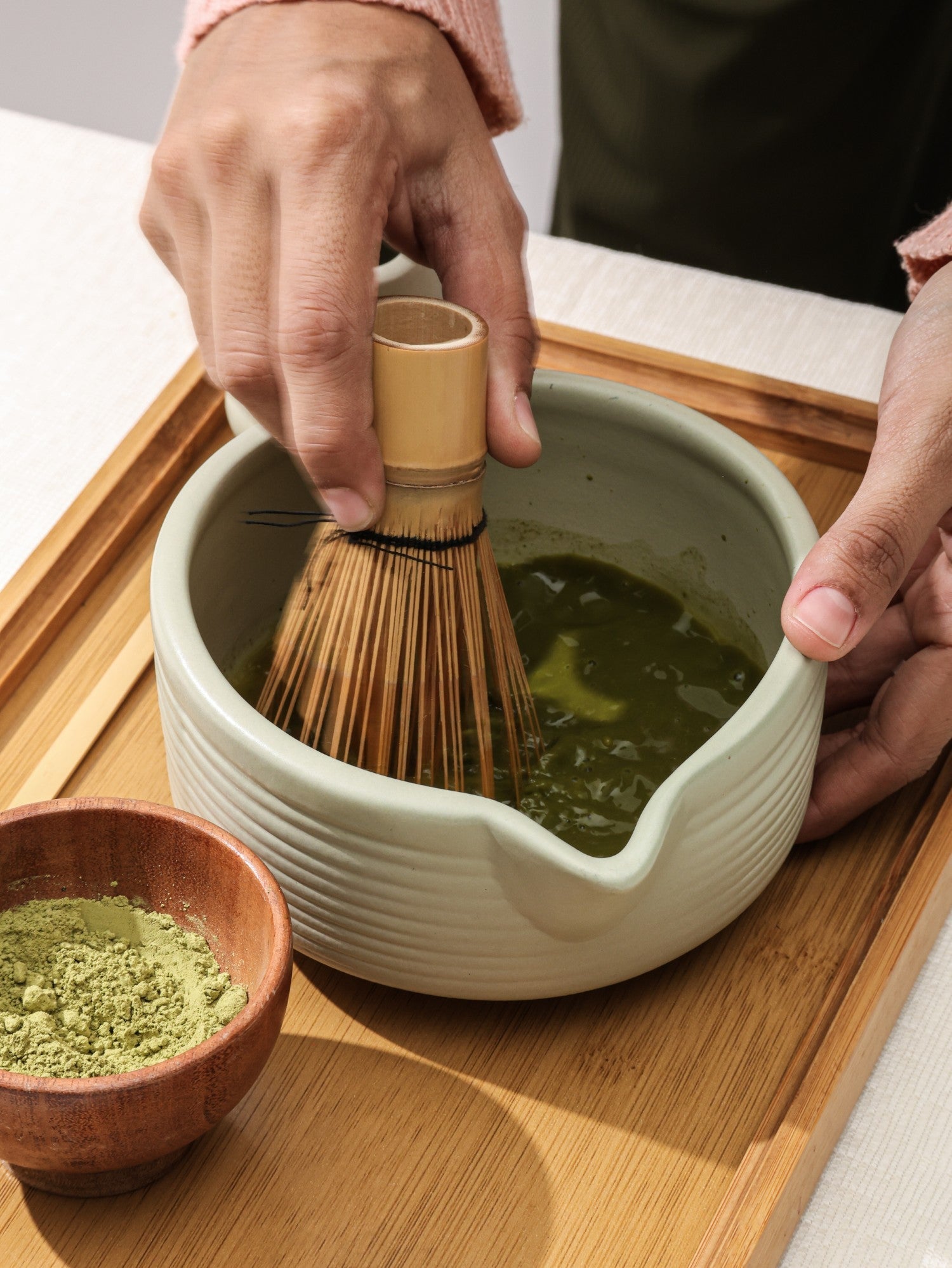 Matcha Tea Mixing Bowl & Whisk Holder Set - Ribbed Design