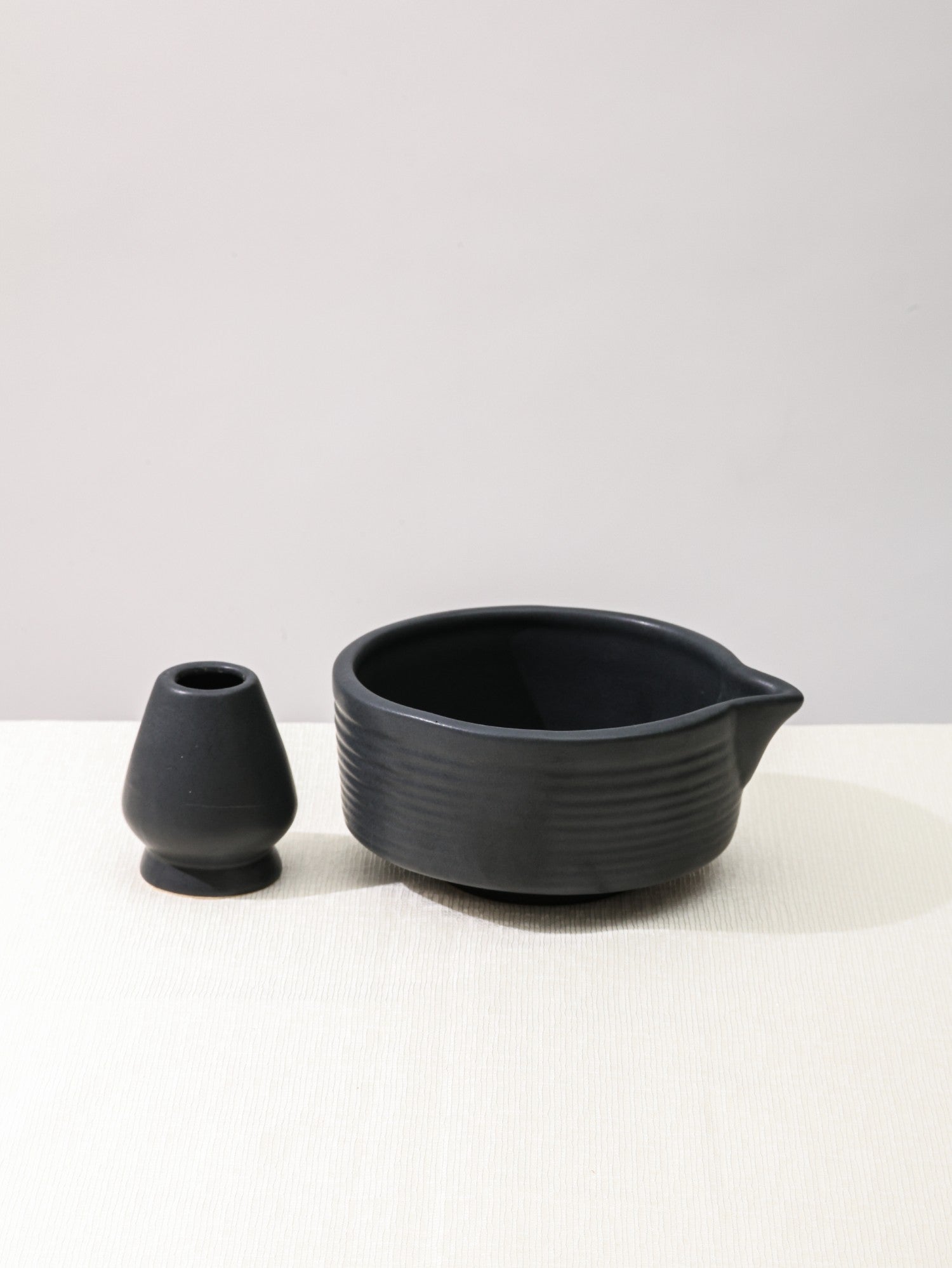 Matcha Tea Mixing Bowl & Whisk Holder Set - Ribbed Design