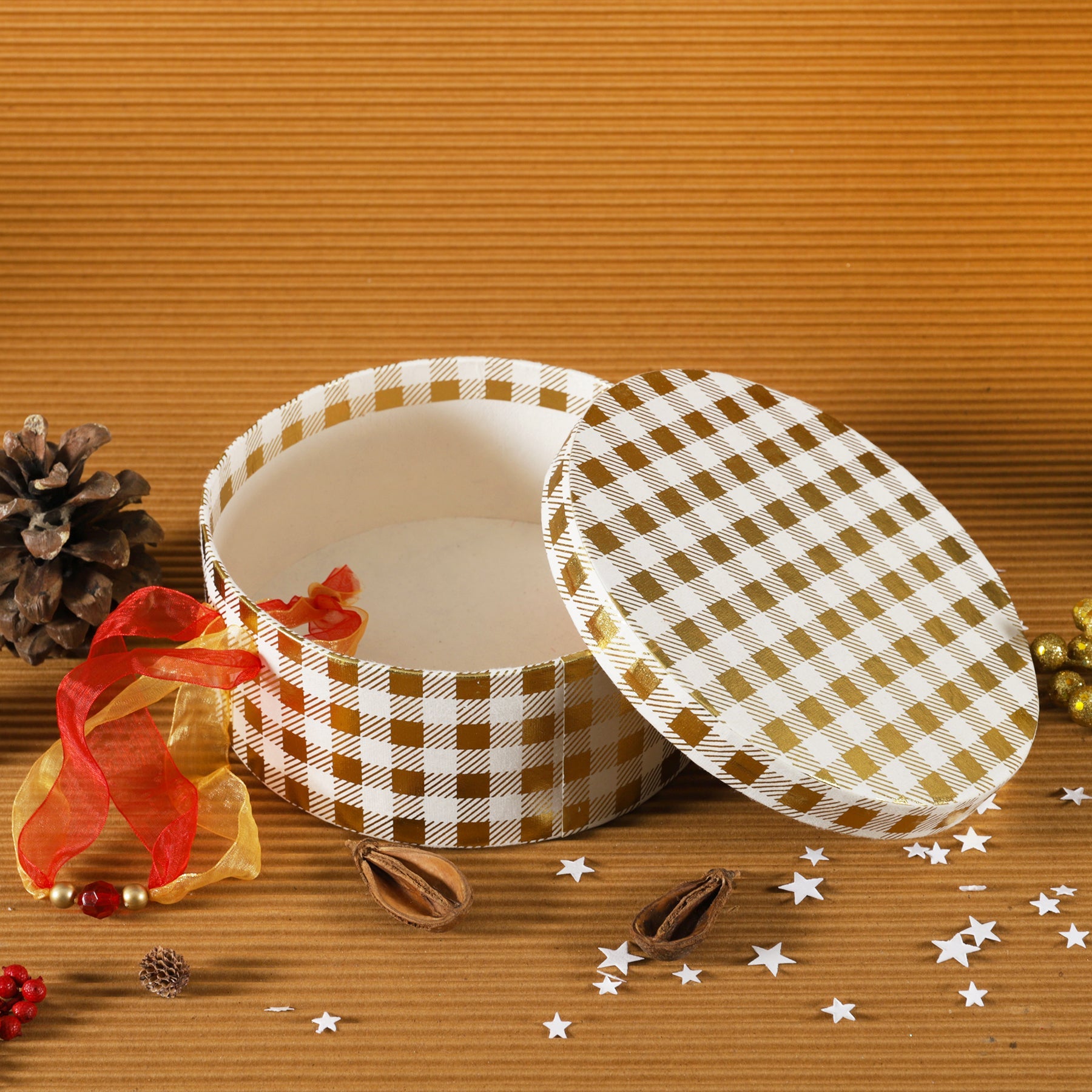 Shepherd Checks Round Gift Box