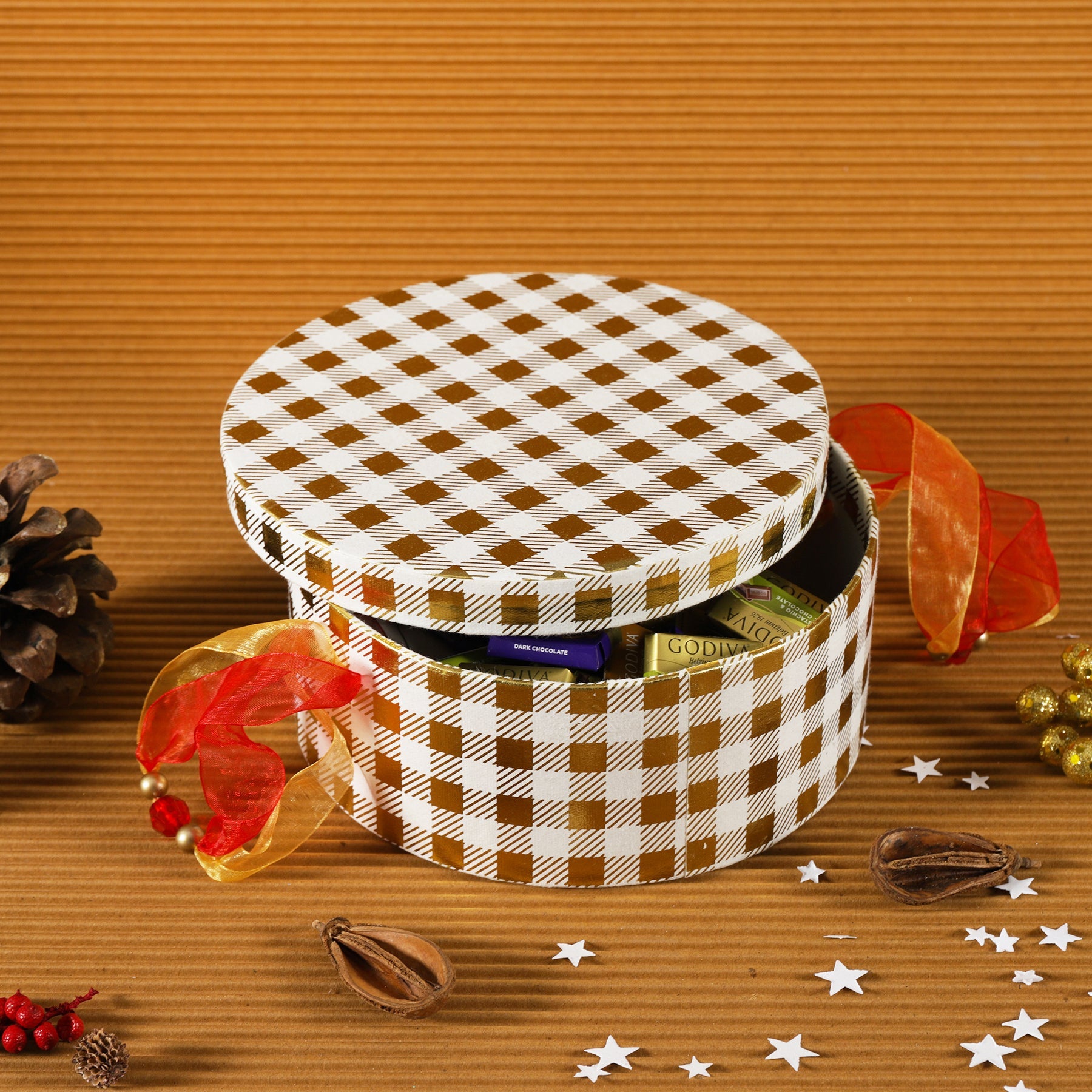 Shepherd Checks Round Gift Box