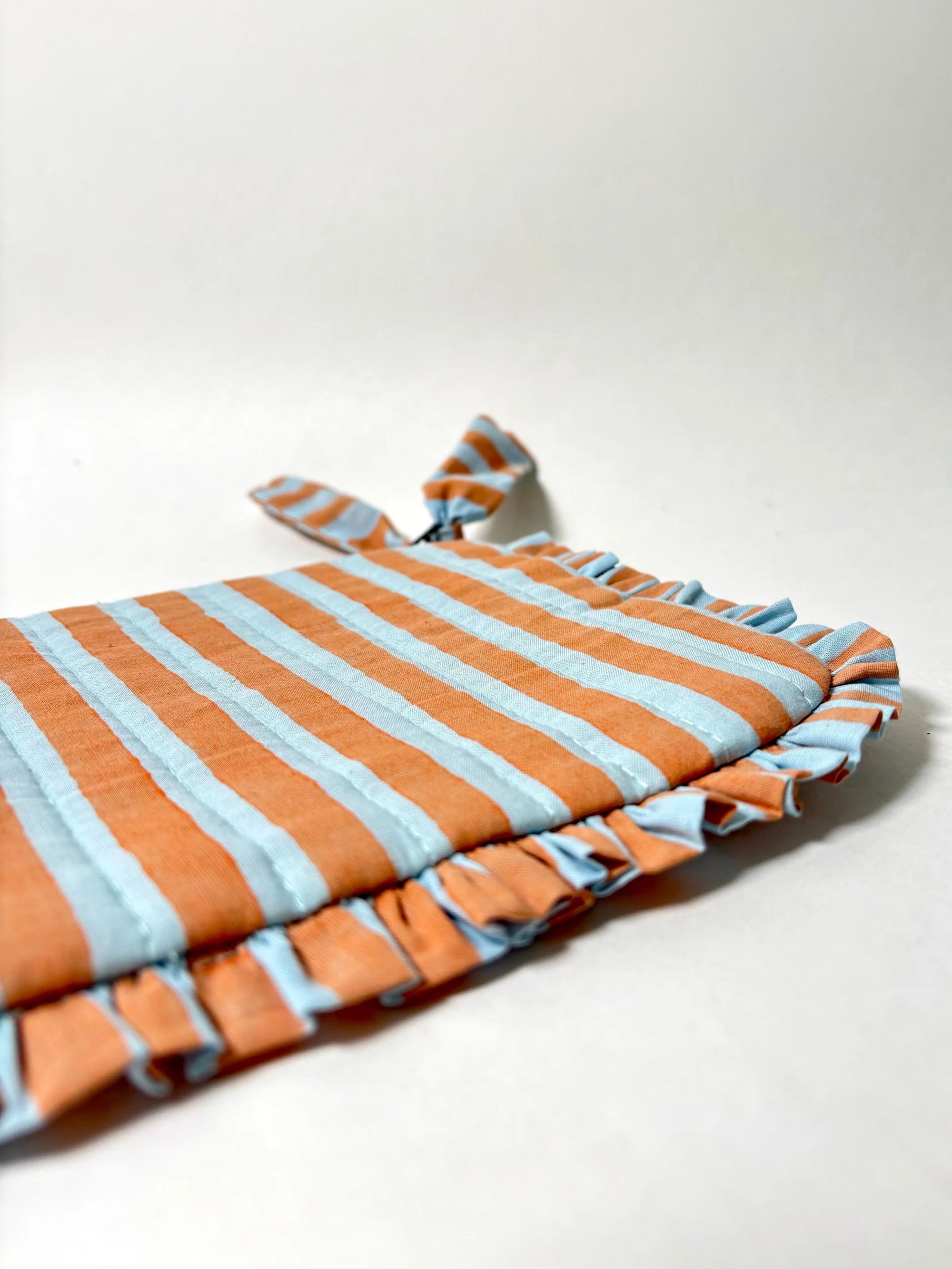 Sustainable Quilted Cotton Travel Pouch l Midsummer Bloom Flat Frill Organizer