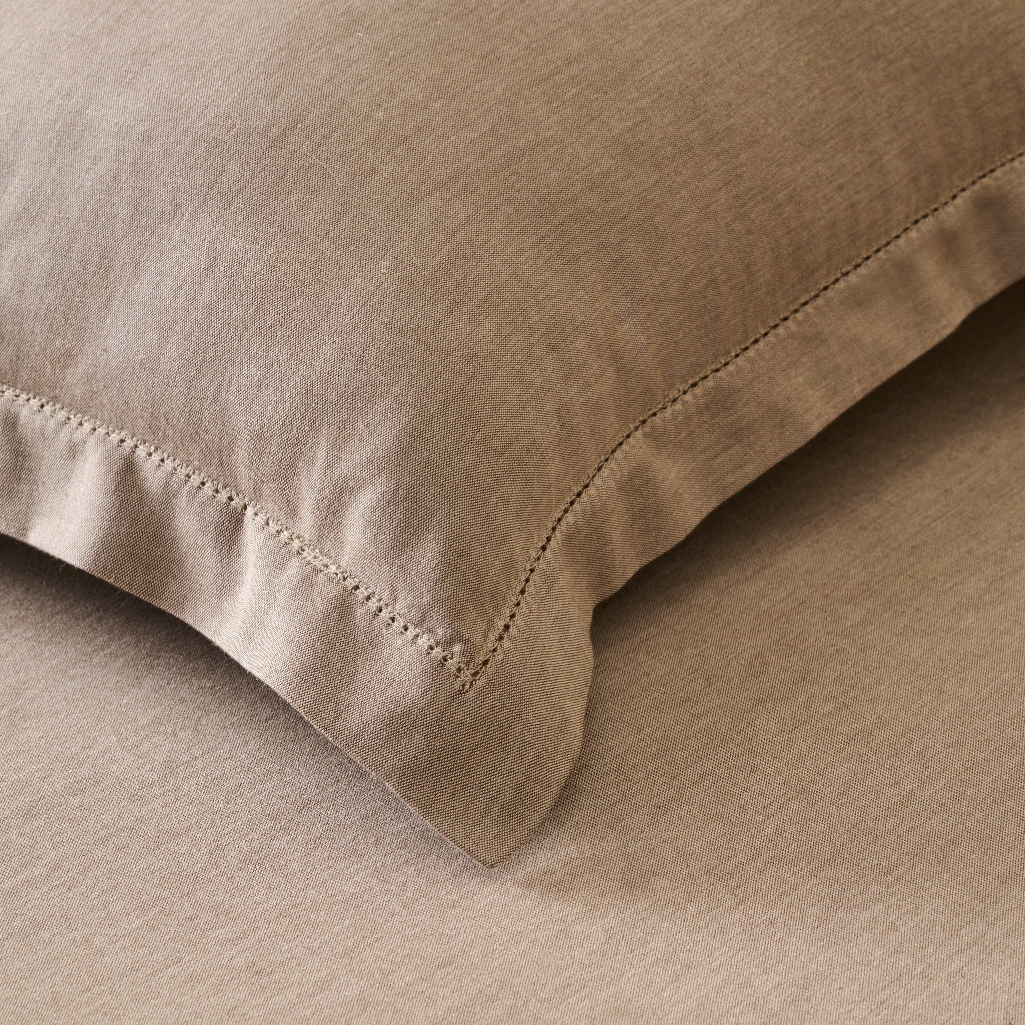 Roasted Walnut | Cotton Bamboo | Chambray | Bedsheet