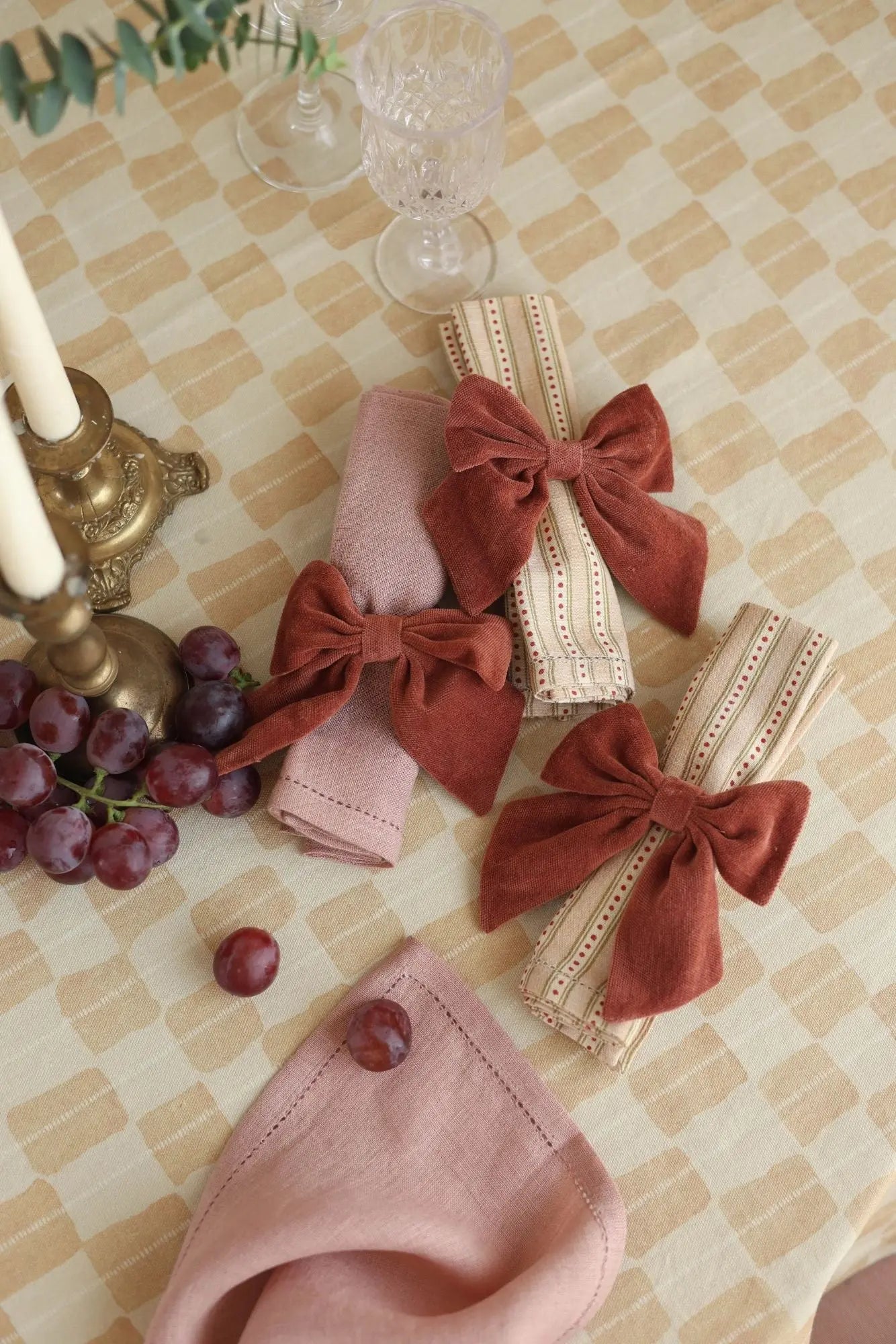Echo Sand Cotton Table Cover