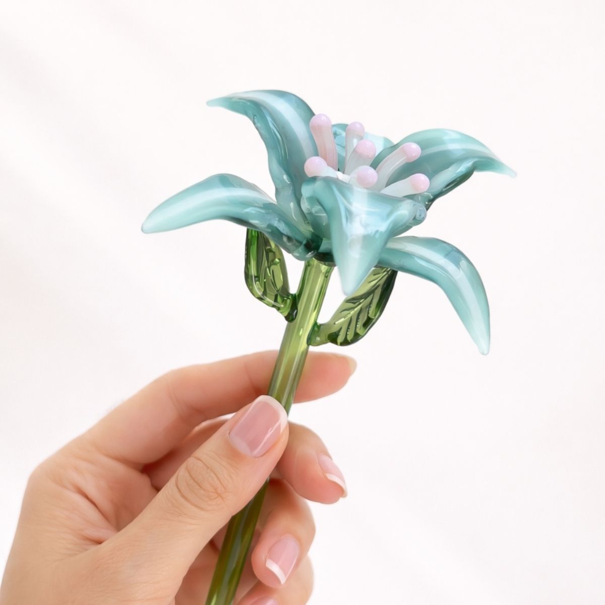 Coastal Bloom Lily – Hand-Blown Glass Flower