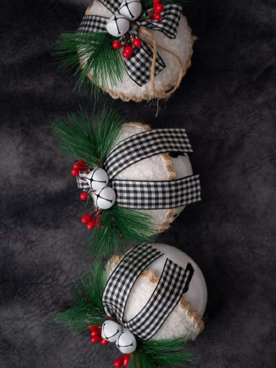 Christmas Decorative Balls with Black-White Ribbon and Berries (Set of 3)_CC140