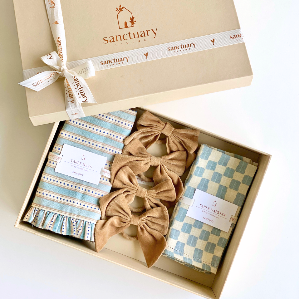 Meadow Soft Blue Gift Set-Mats, Napkins & Napkin Rings