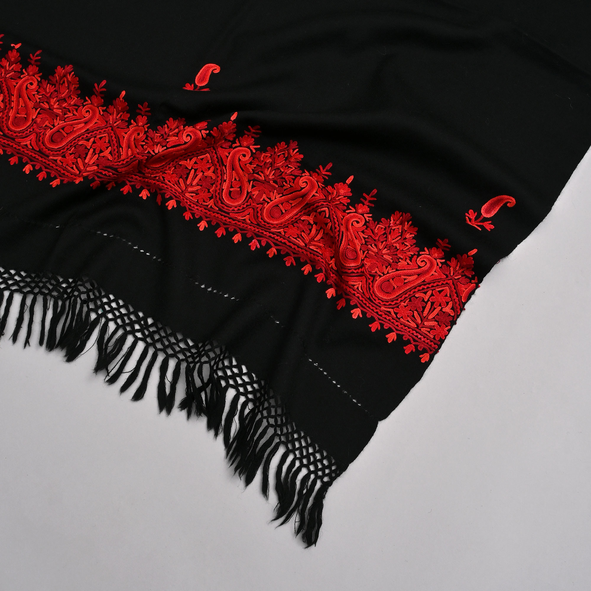 Aari Fine Wool Stole