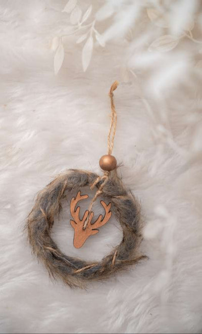 Fur-Style Christmas Wreath with Deer Head Center_CC126