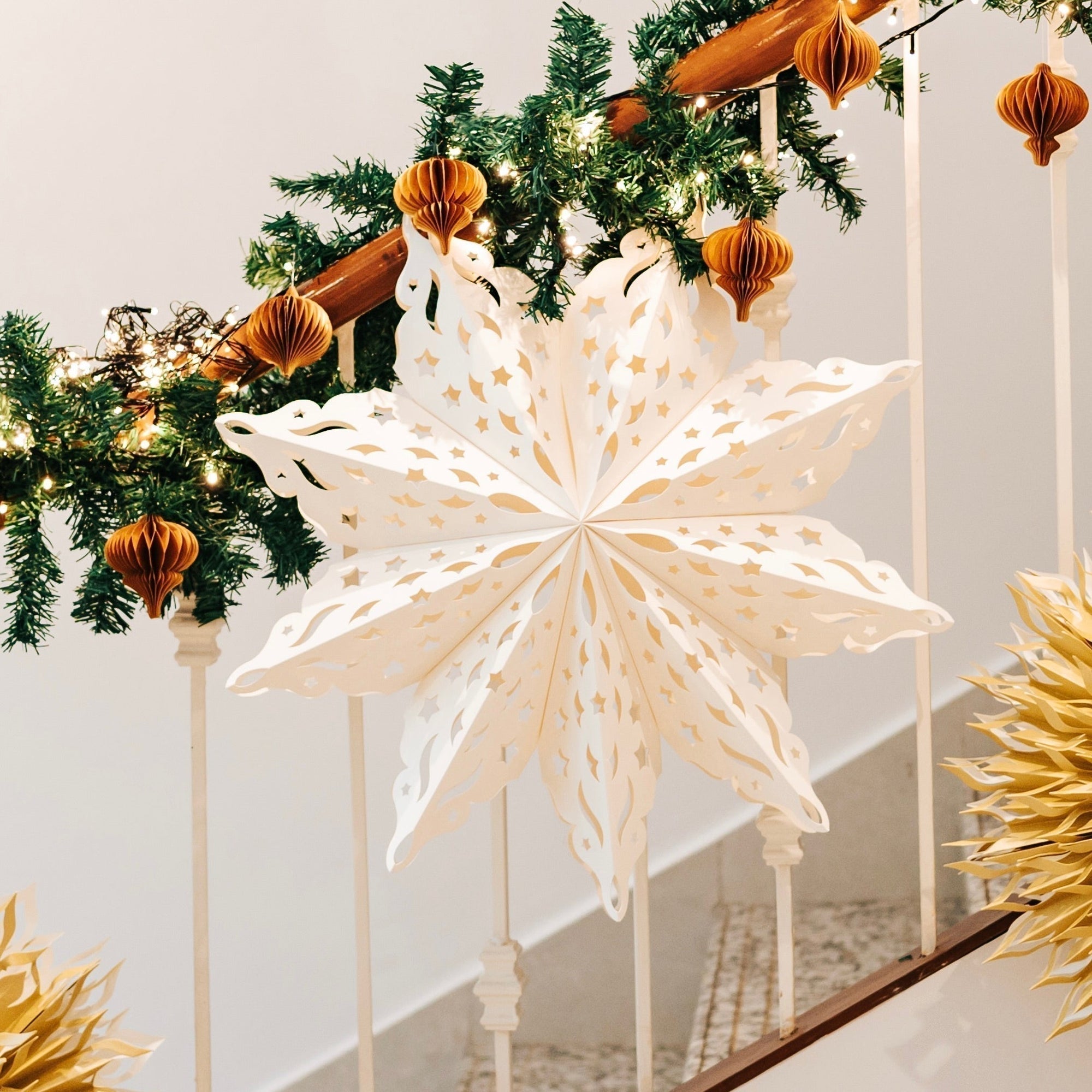 White Paper Star (Medium)