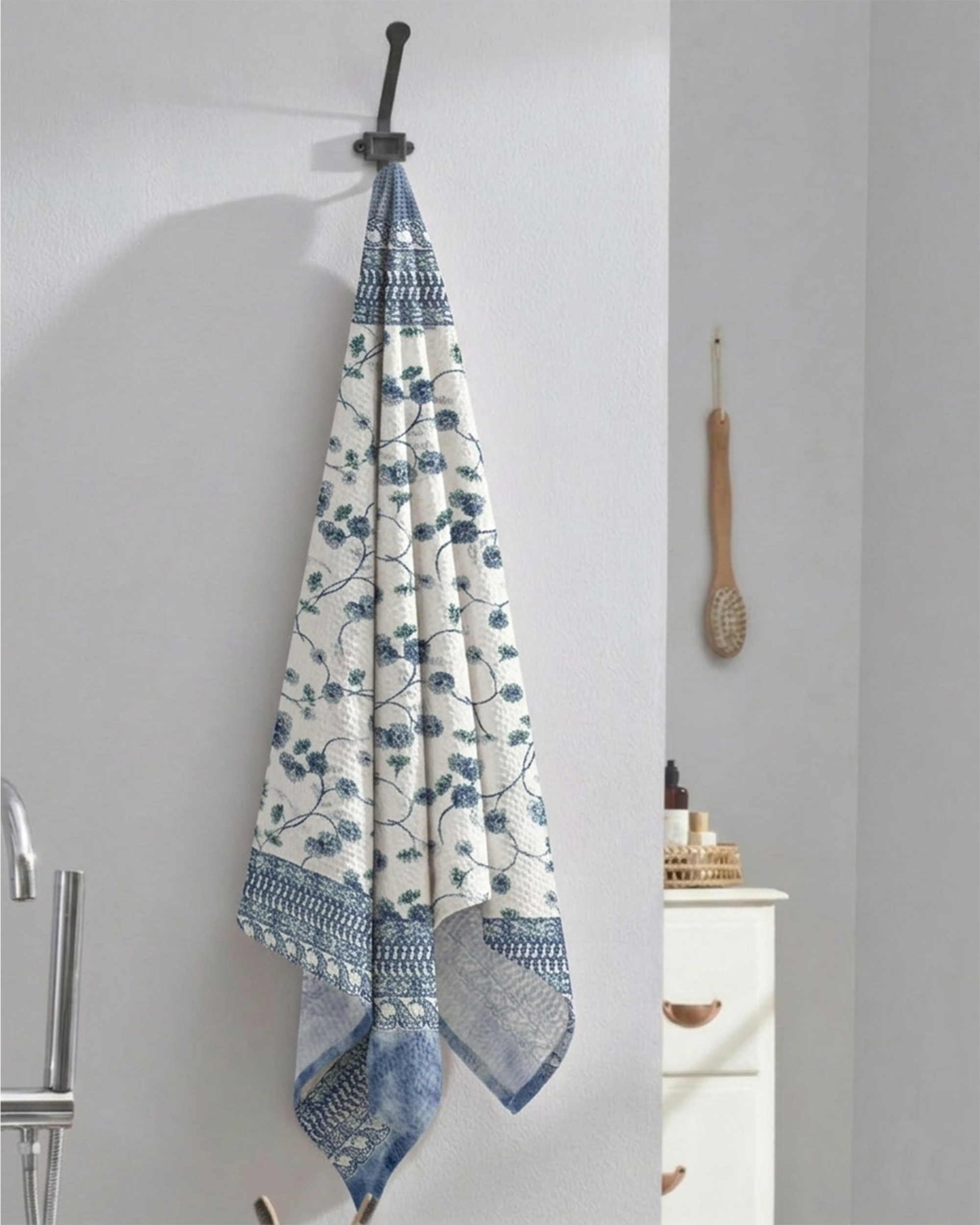 Mimo Flower Blue Bath Towel