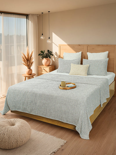 Girnar Double Bedcover (Grey)