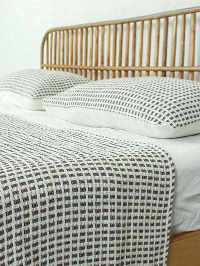 Girnar Double Bedcover (Grey)