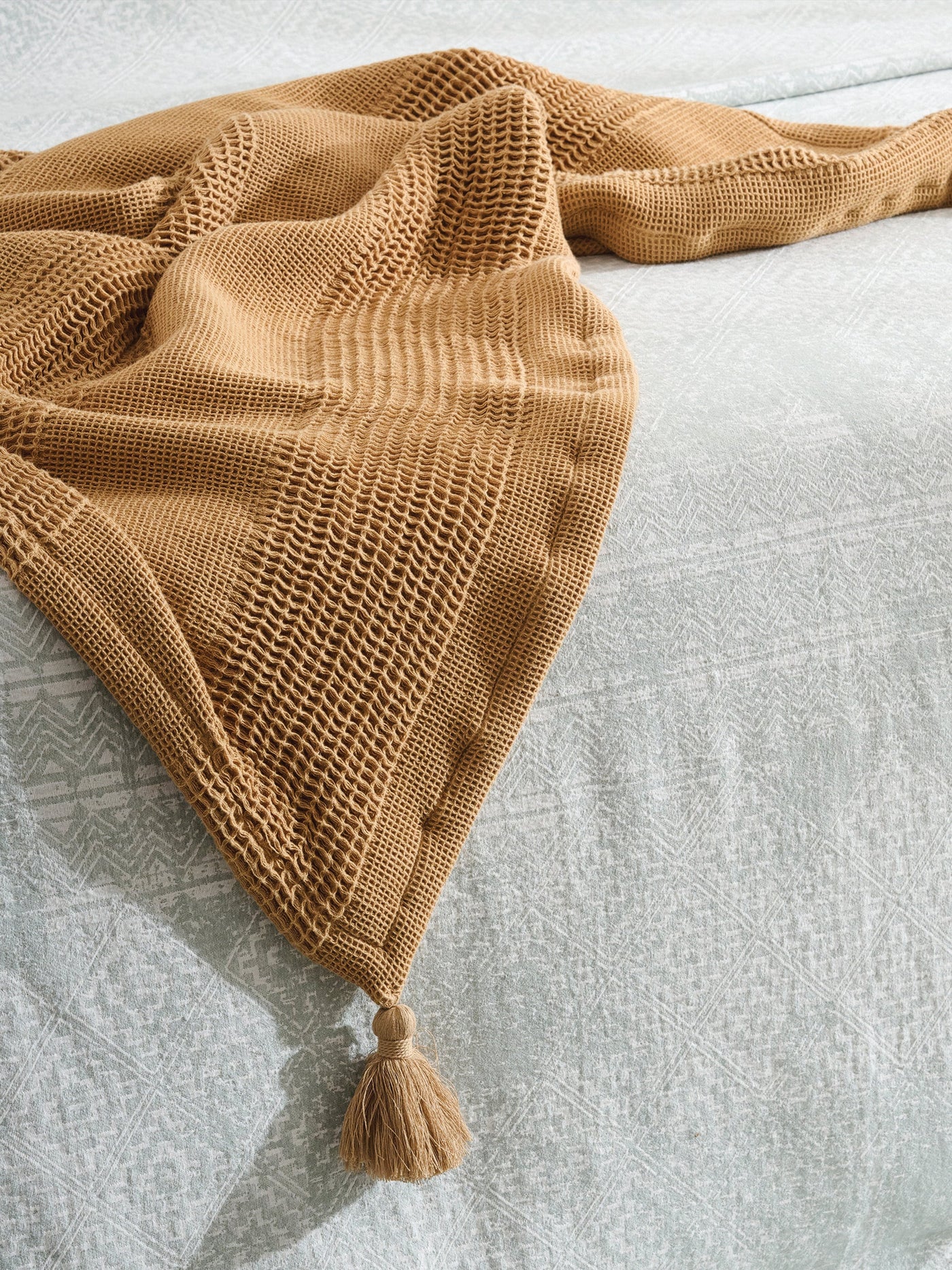 Layer Sponge Cotton Waffle Throw