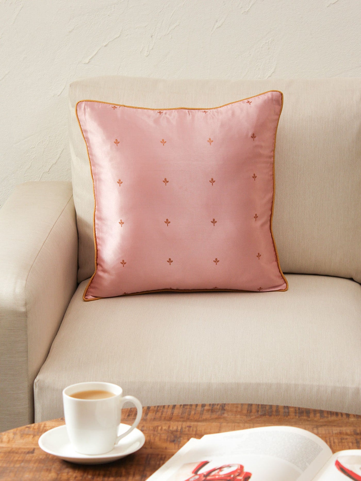 Cushion Cover - Jaleb Chowk (Pink)