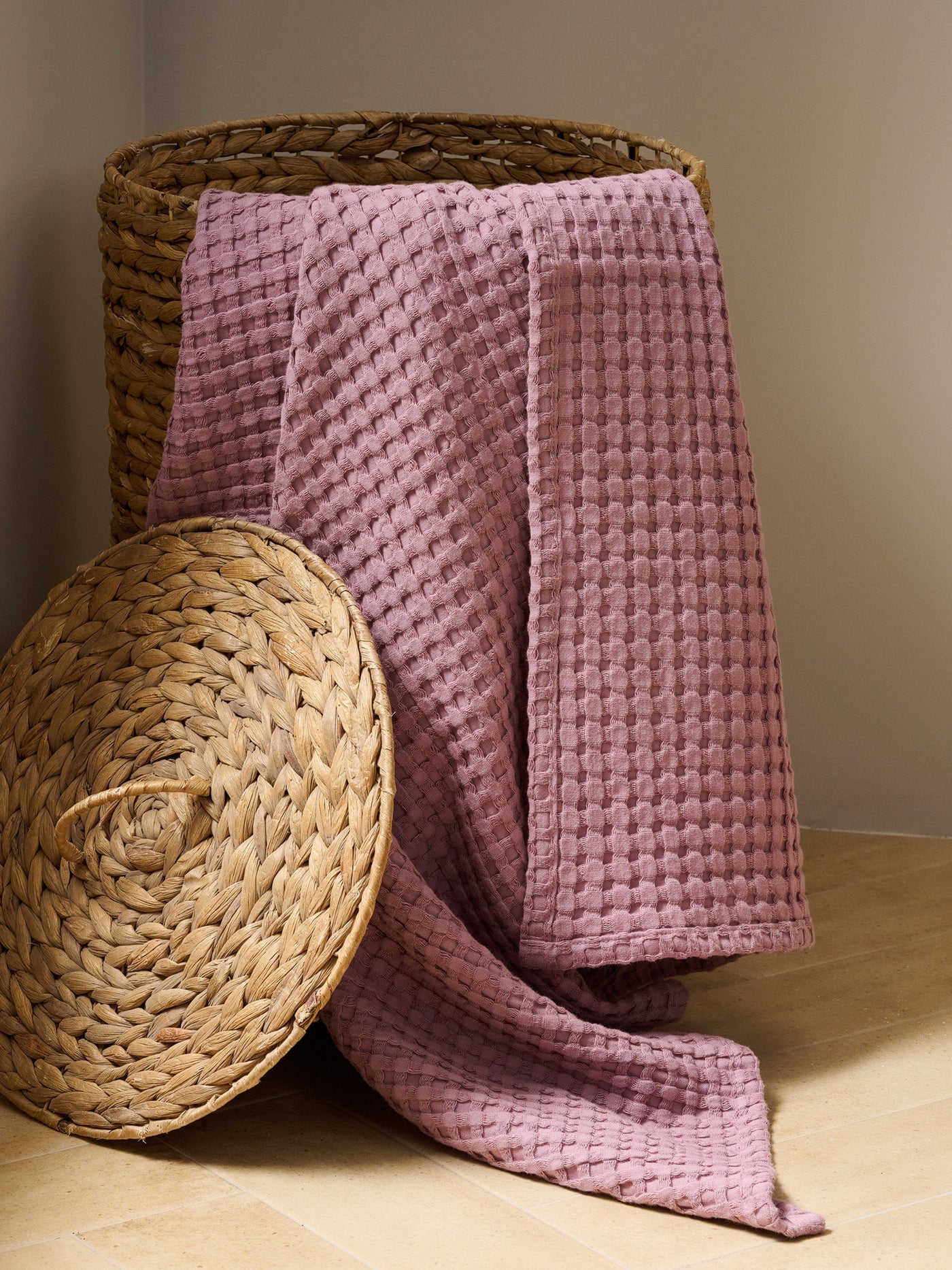 Chalk Cotton Waffle XL Bath Towel Melow Mauve