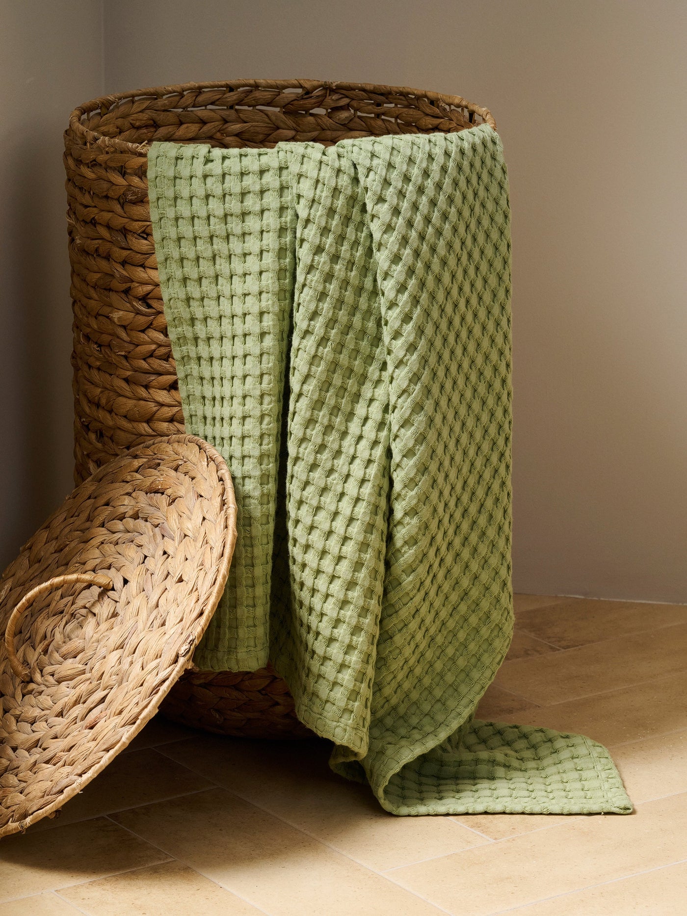 Chalk Cotton Waffle Bath Towel Frosted Green