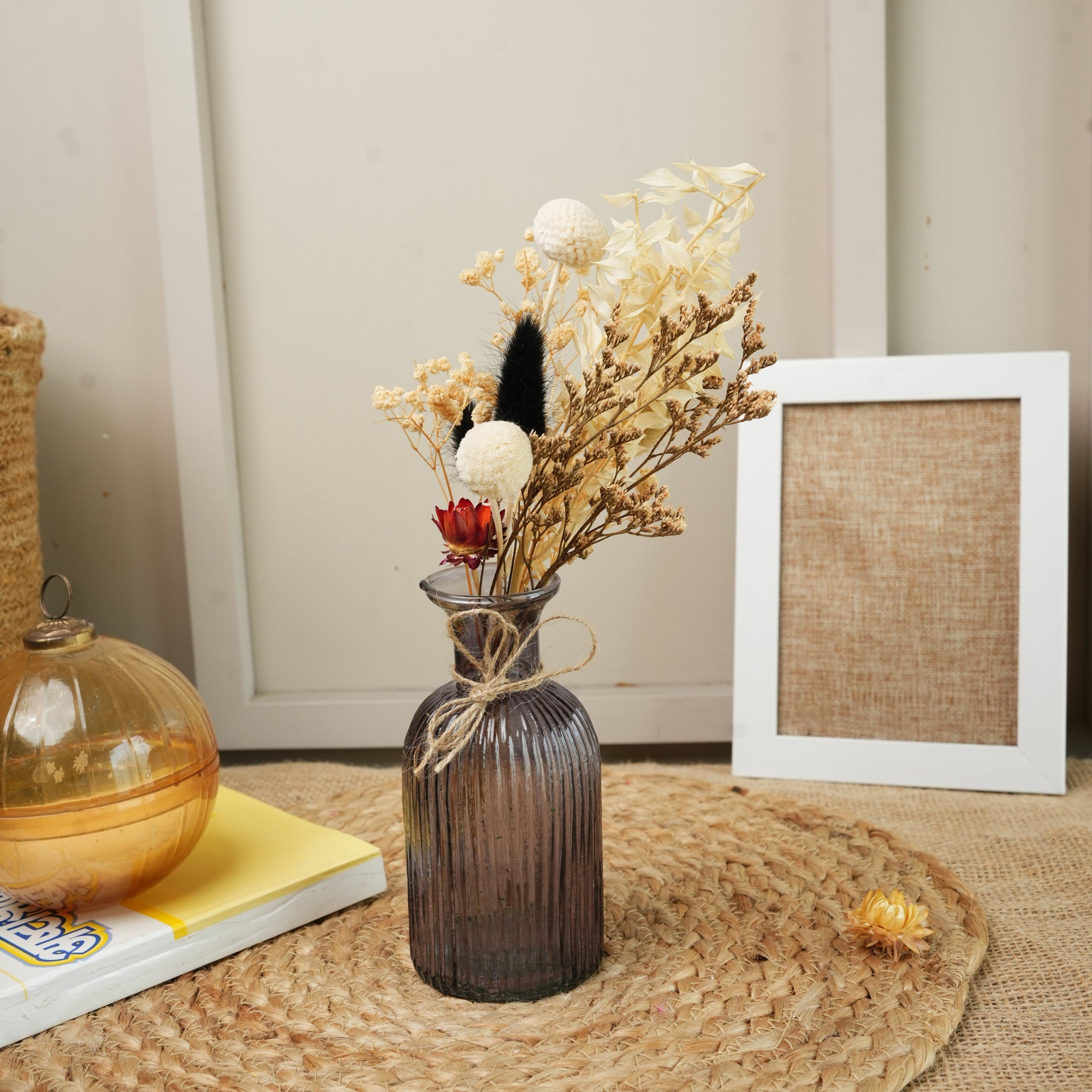 Ocean Crest Black Glass Vase with Dried Flowers | Modern Home Décor - https://artecasa.in/