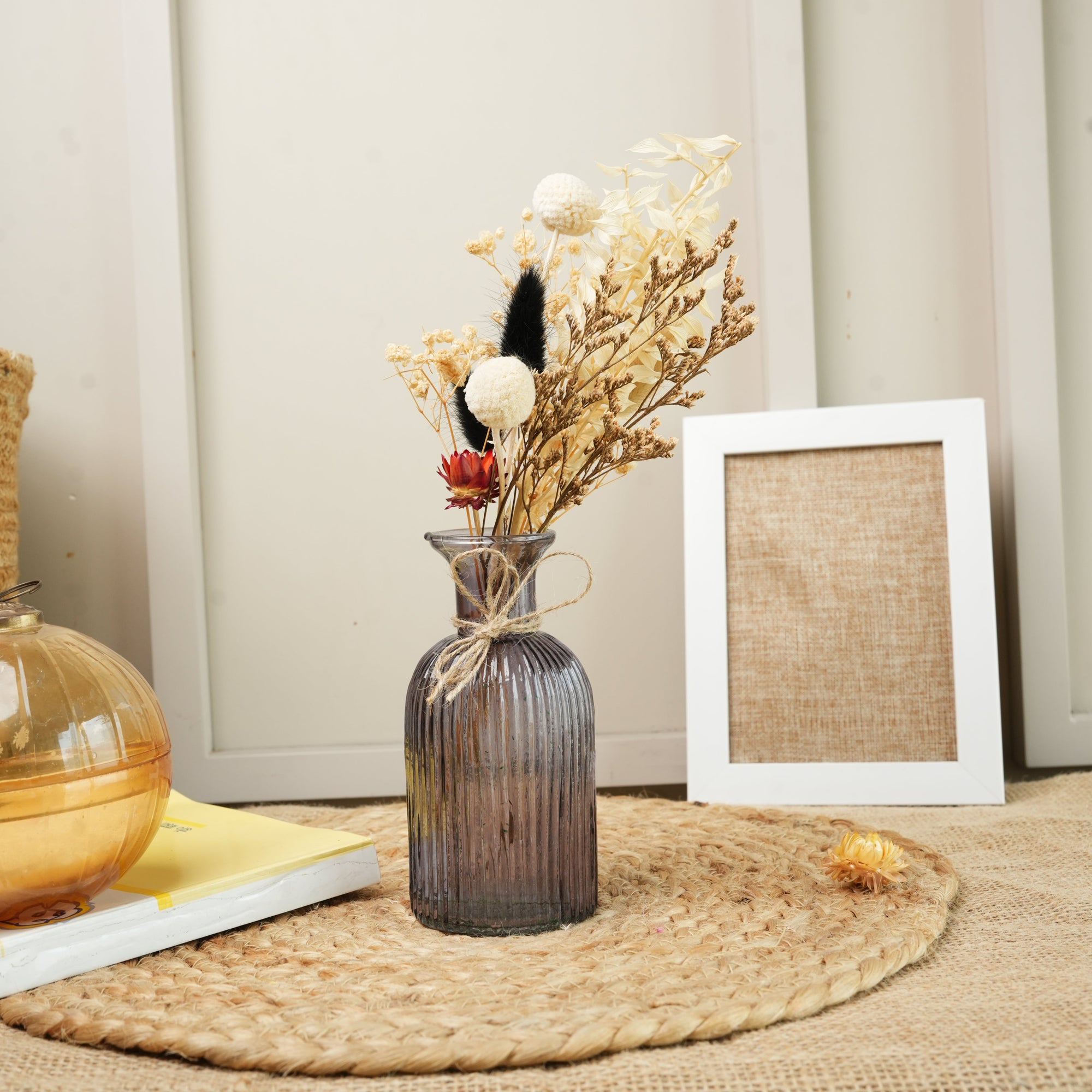Ocean Crest Black Glass Vase with Dried Flowers | Modern Home Décor