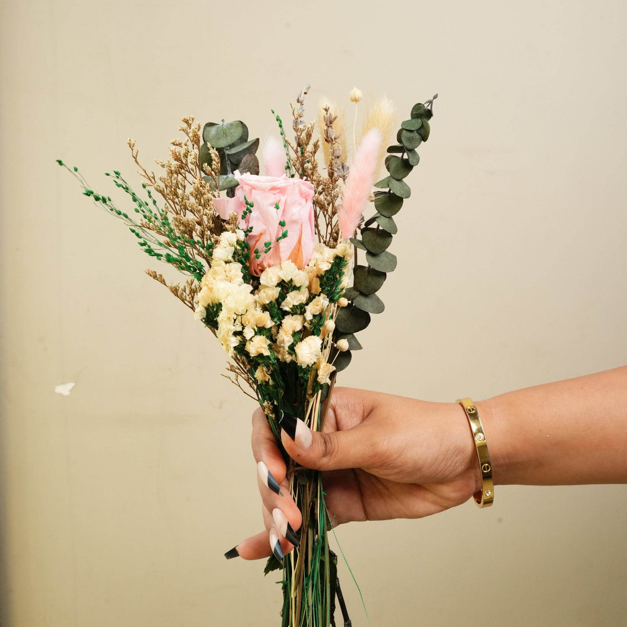 Preserved pink rose bouquet for gifting