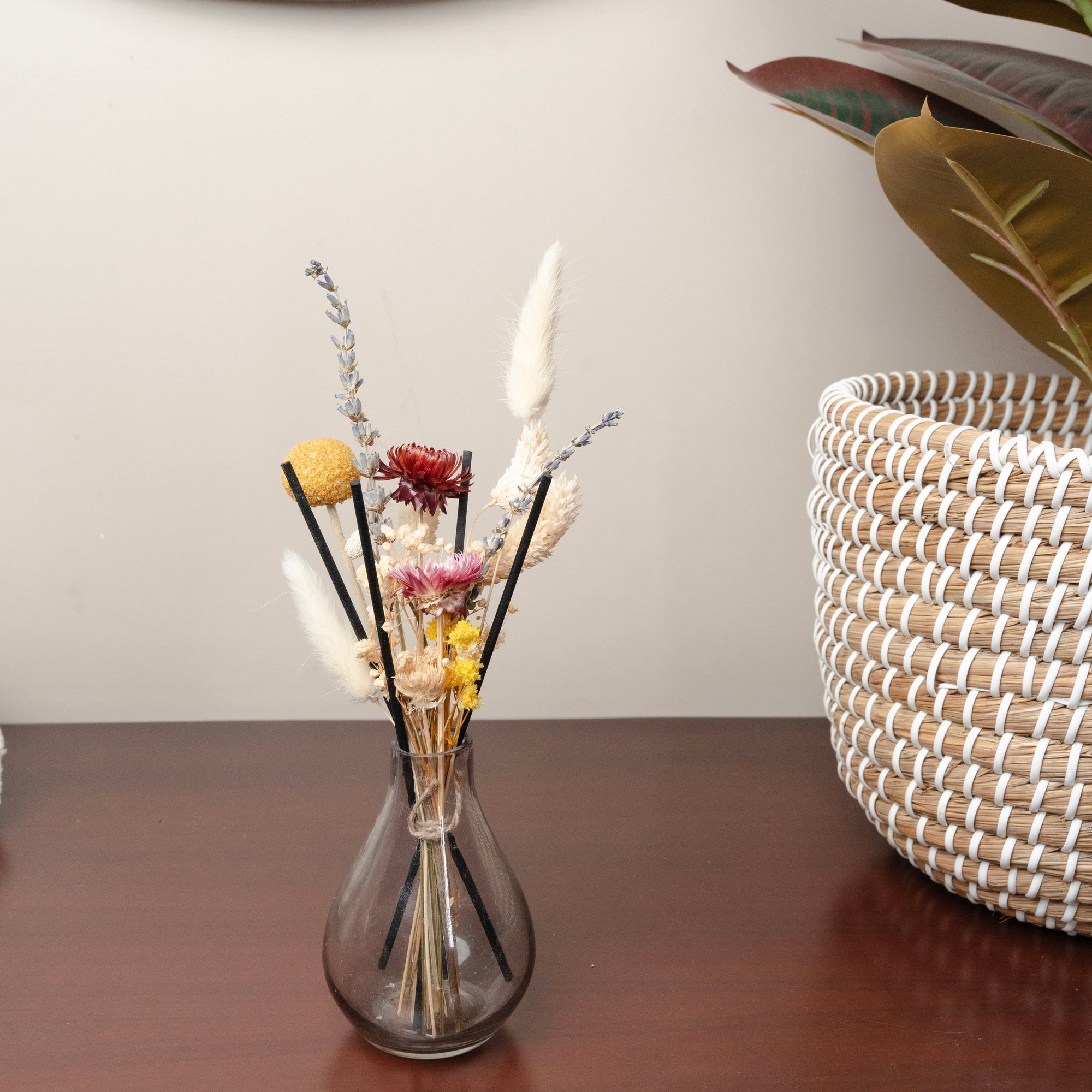 Crystal Aroma Garden Reed Diffuser Set | Home Fragrance & Dried Flowers - https://artecasa.in/
