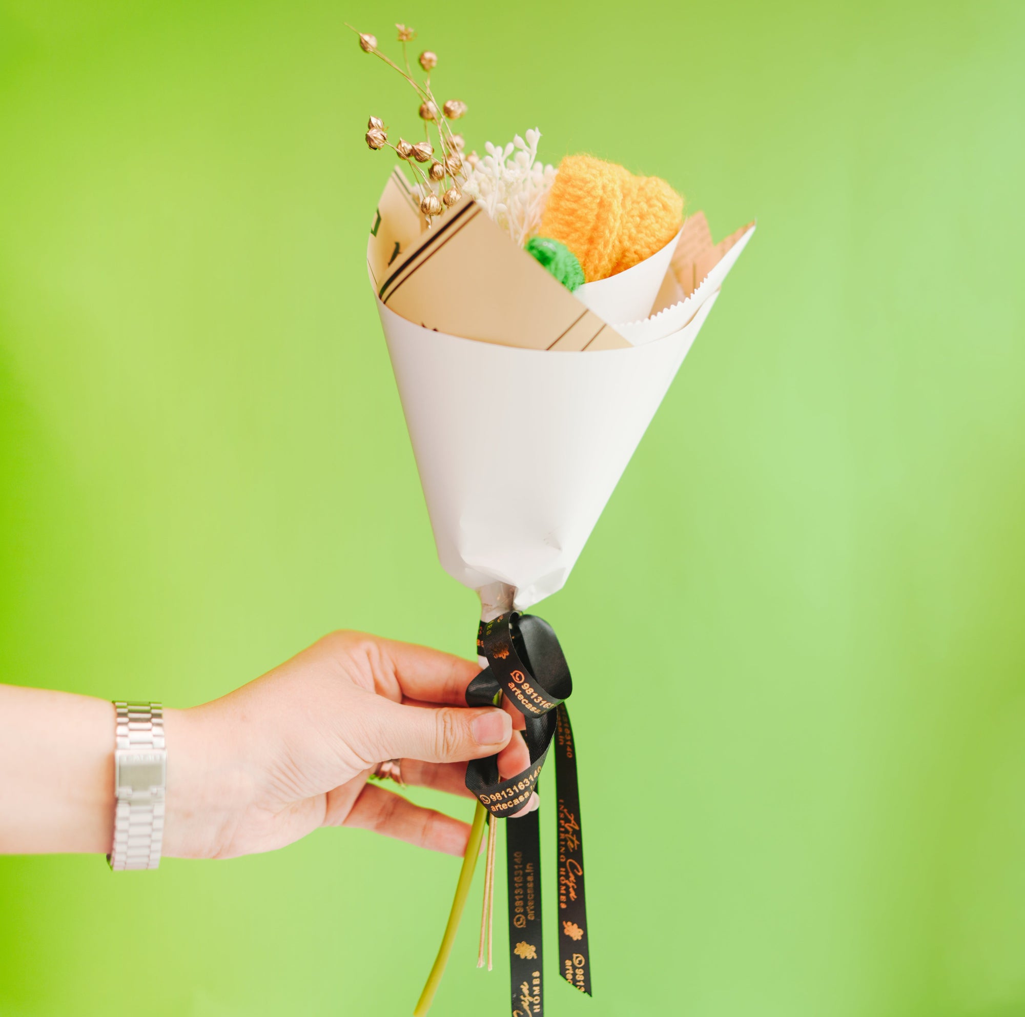 Tulip Dried flower crochet bunch Rakhi hamper