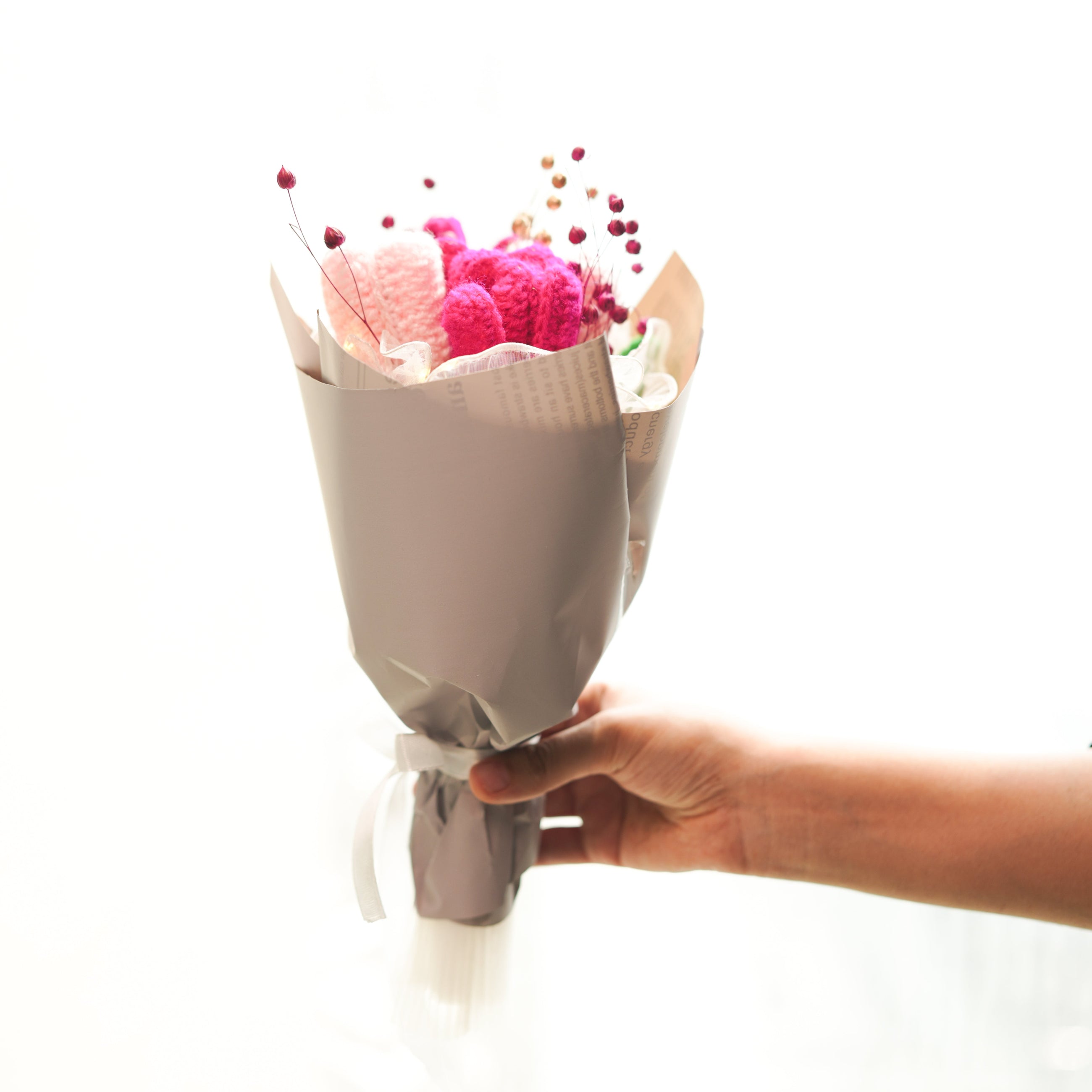 Pretty Pansy Bouquet Rakhi hamper