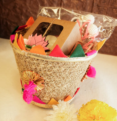 Fragrant Threads Mini Hamper
