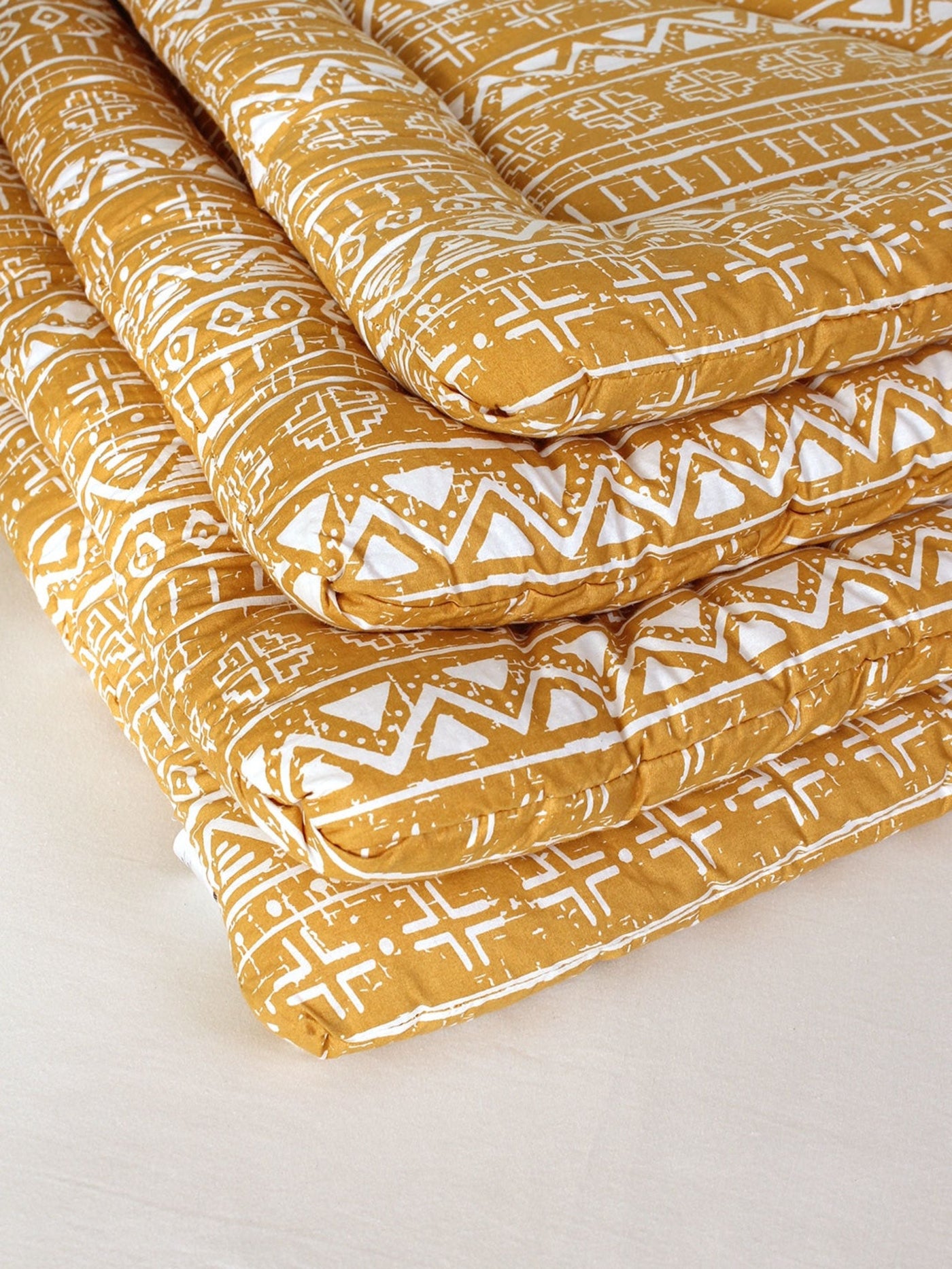 Kullu Patti Single Comforter (Yellow)