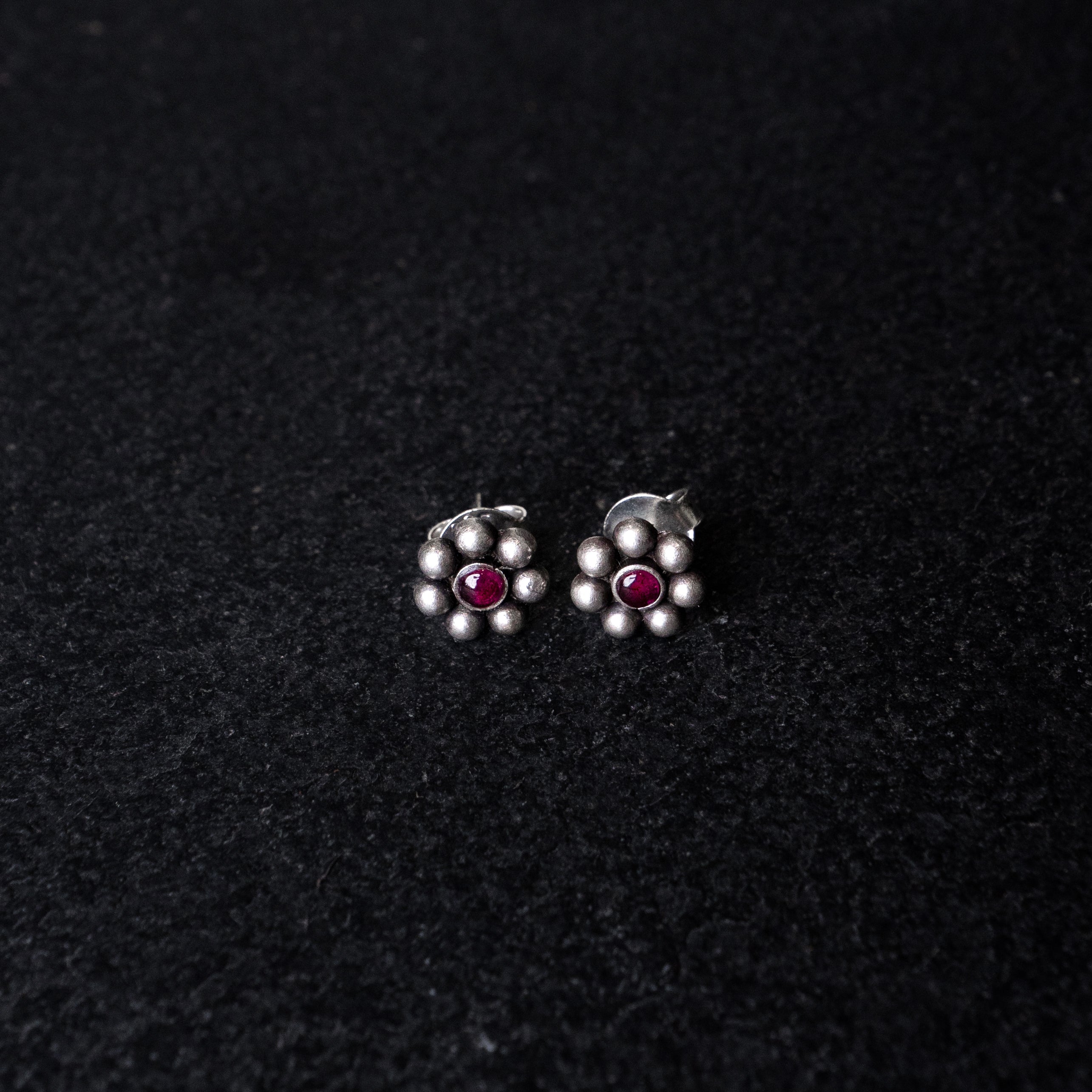 Rangphul Studs