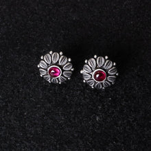 Phooli Studs
