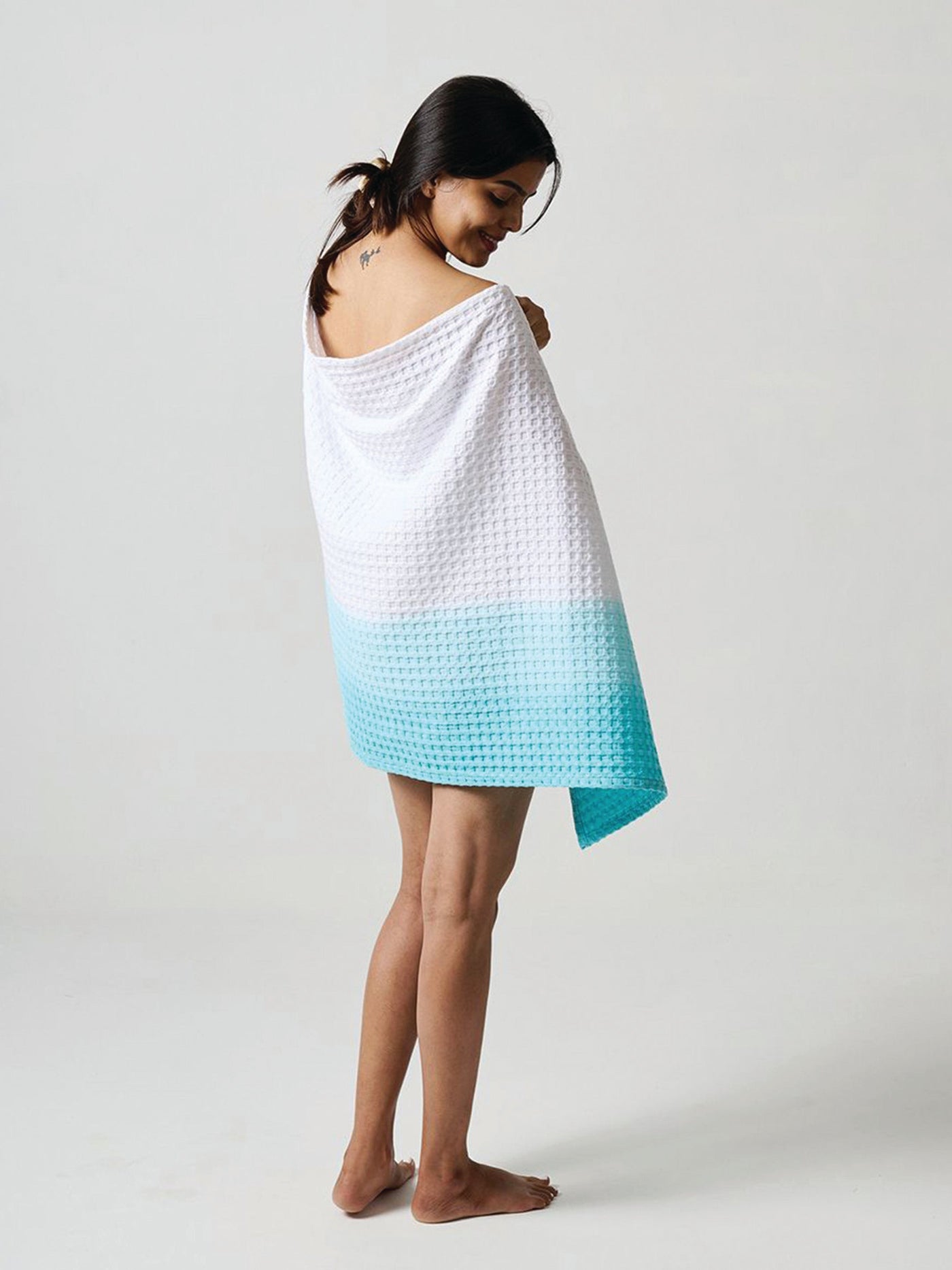 Dip Dye Cotton Waffle Bath Towel White aqua