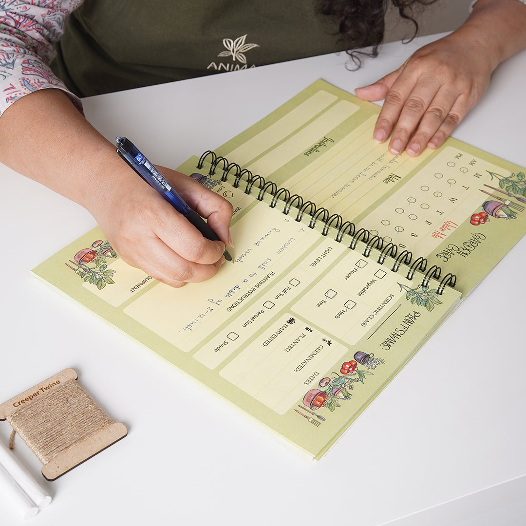 Gardeners Gift Set (Apron, Journal & Gardening Essentials)