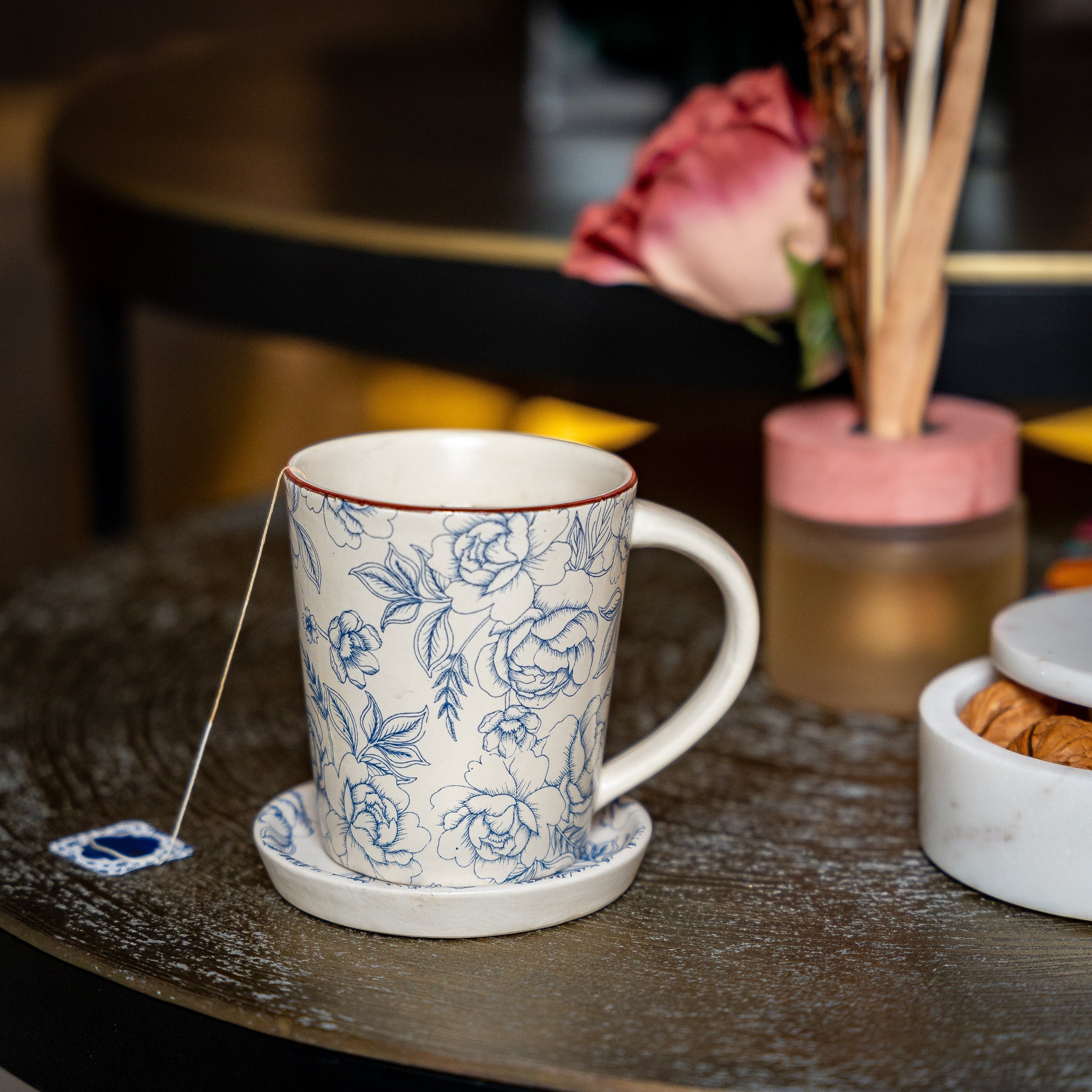 Nōor - Handpainted Ceramic Mug