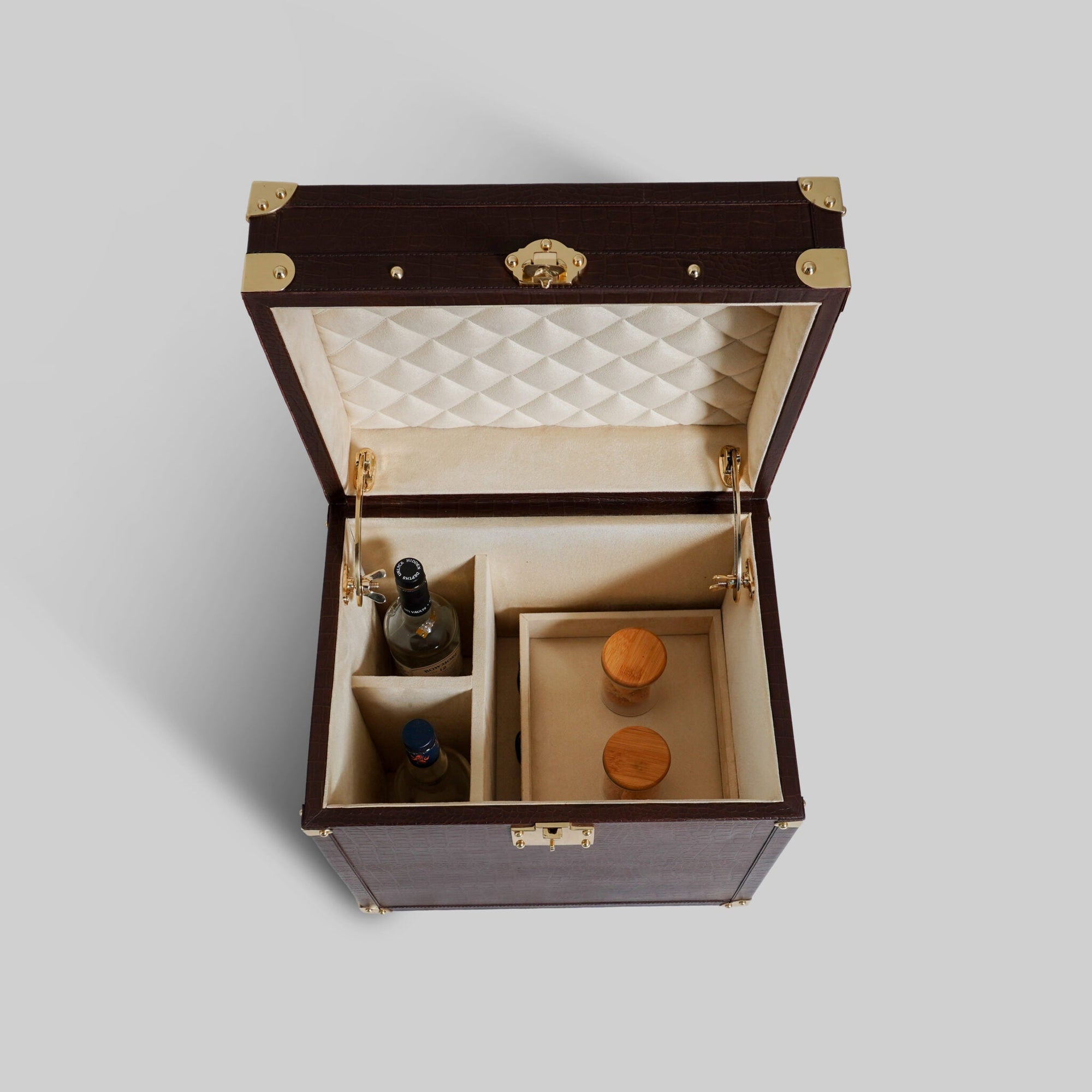Luxury leather bar trunk whisky lovers corporate gift India - The Mage Home