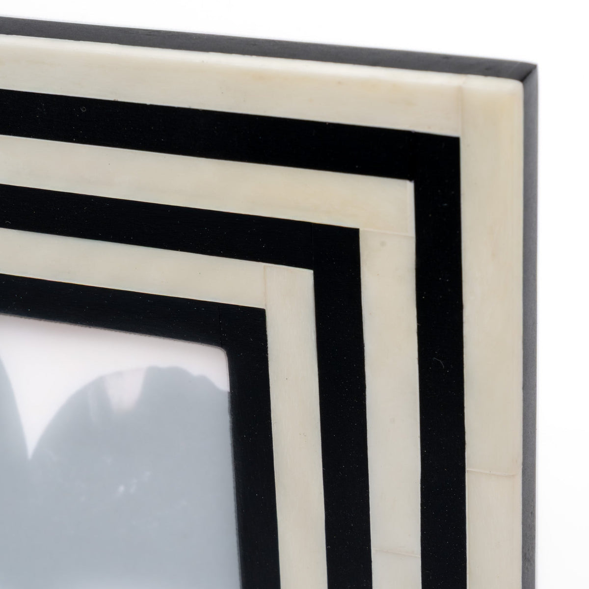 POALA - B&W PHOTOFRAME