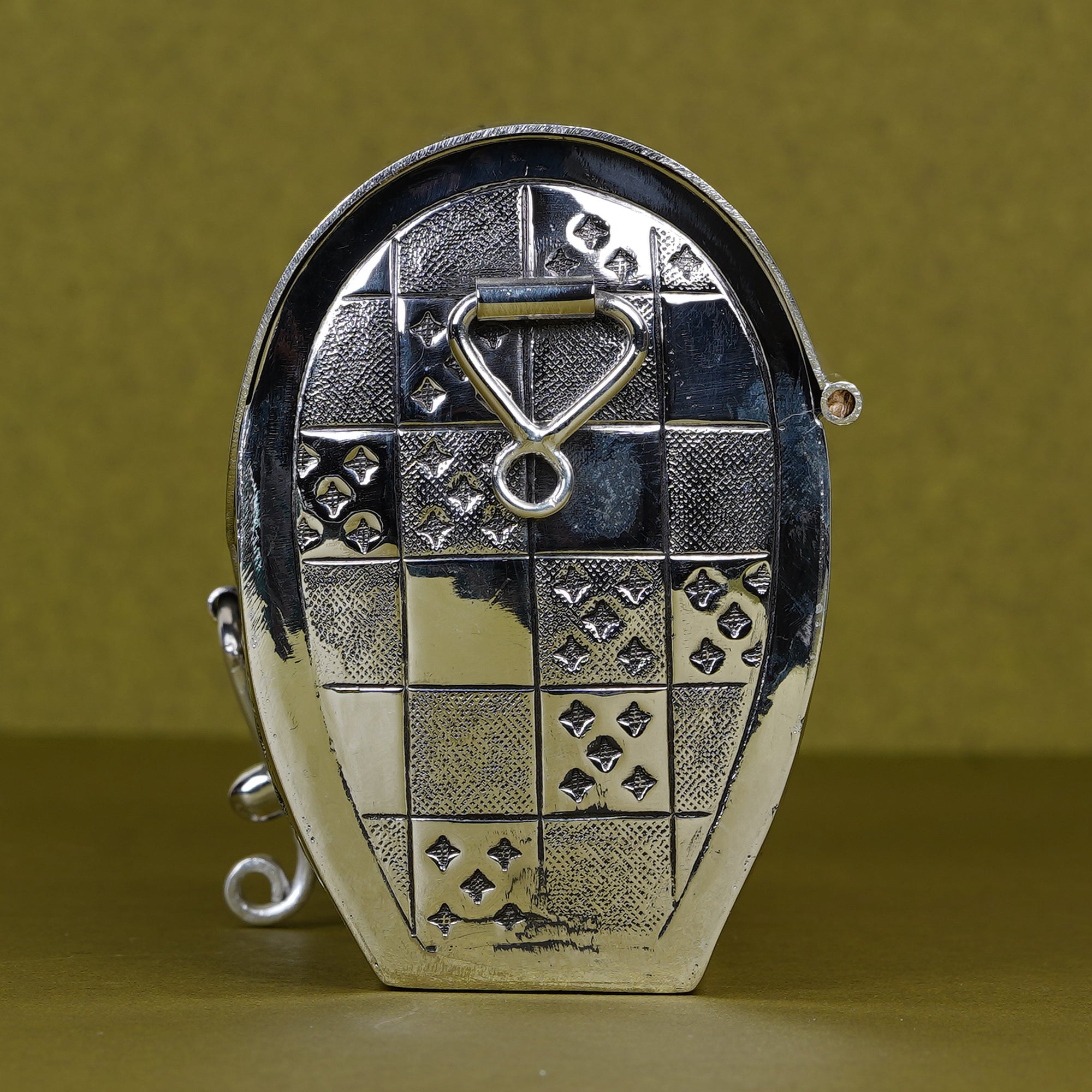 Chequered Silver Clutch Box – A Masterpiece of Modern Craft