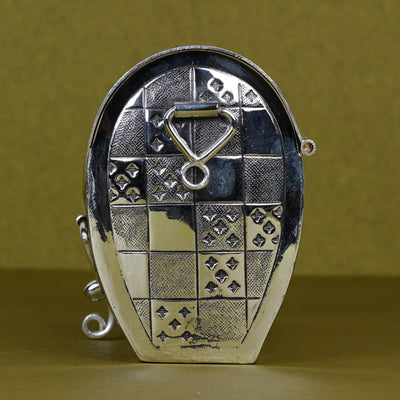 Chequered Silver Clutch Box – A Masterpiece of Modern Craft