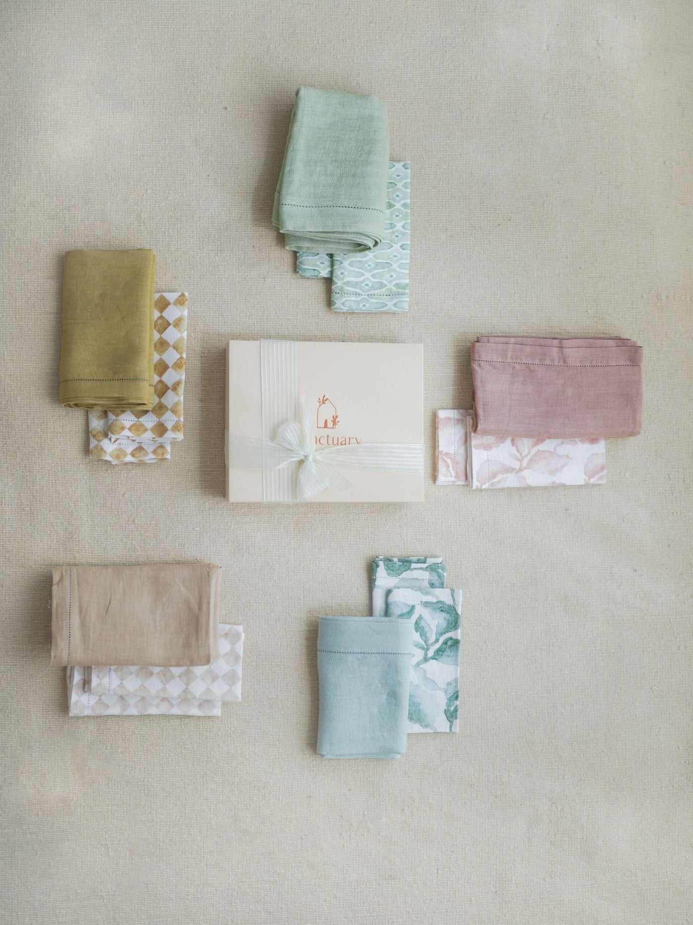 Beige Table Runner and Napkin  Gift Set