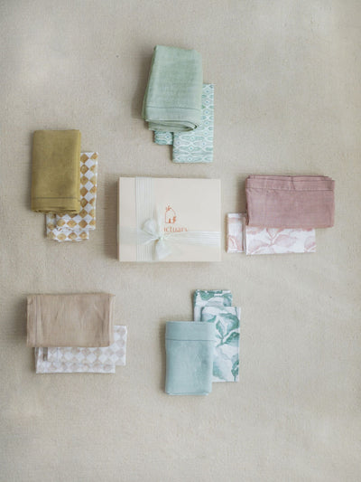 Beige Table Runner and Napkin  Gift Set